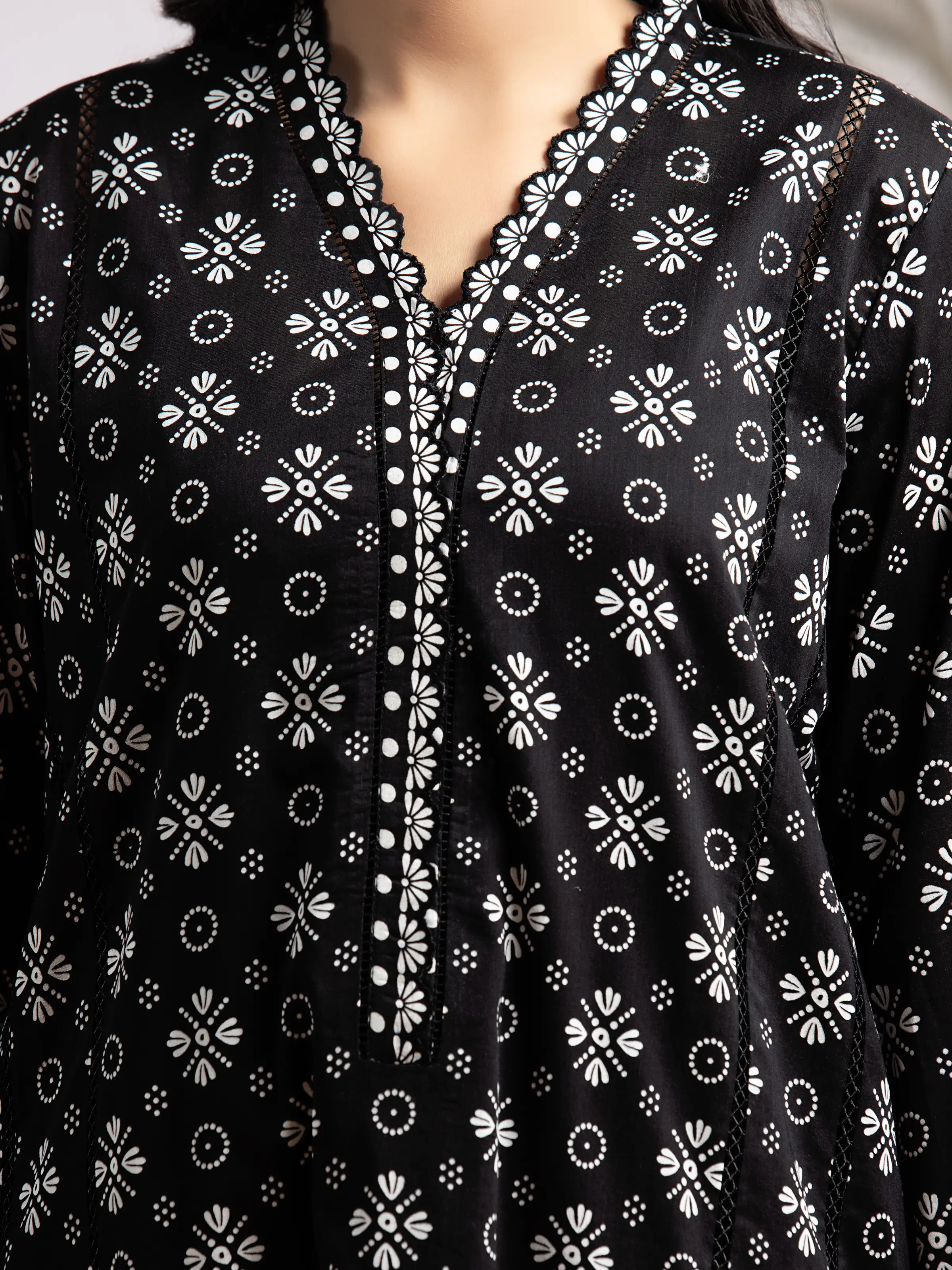 Unstitched Printed Khaddar Suit - EWU24A3-29613-3P - Image 4