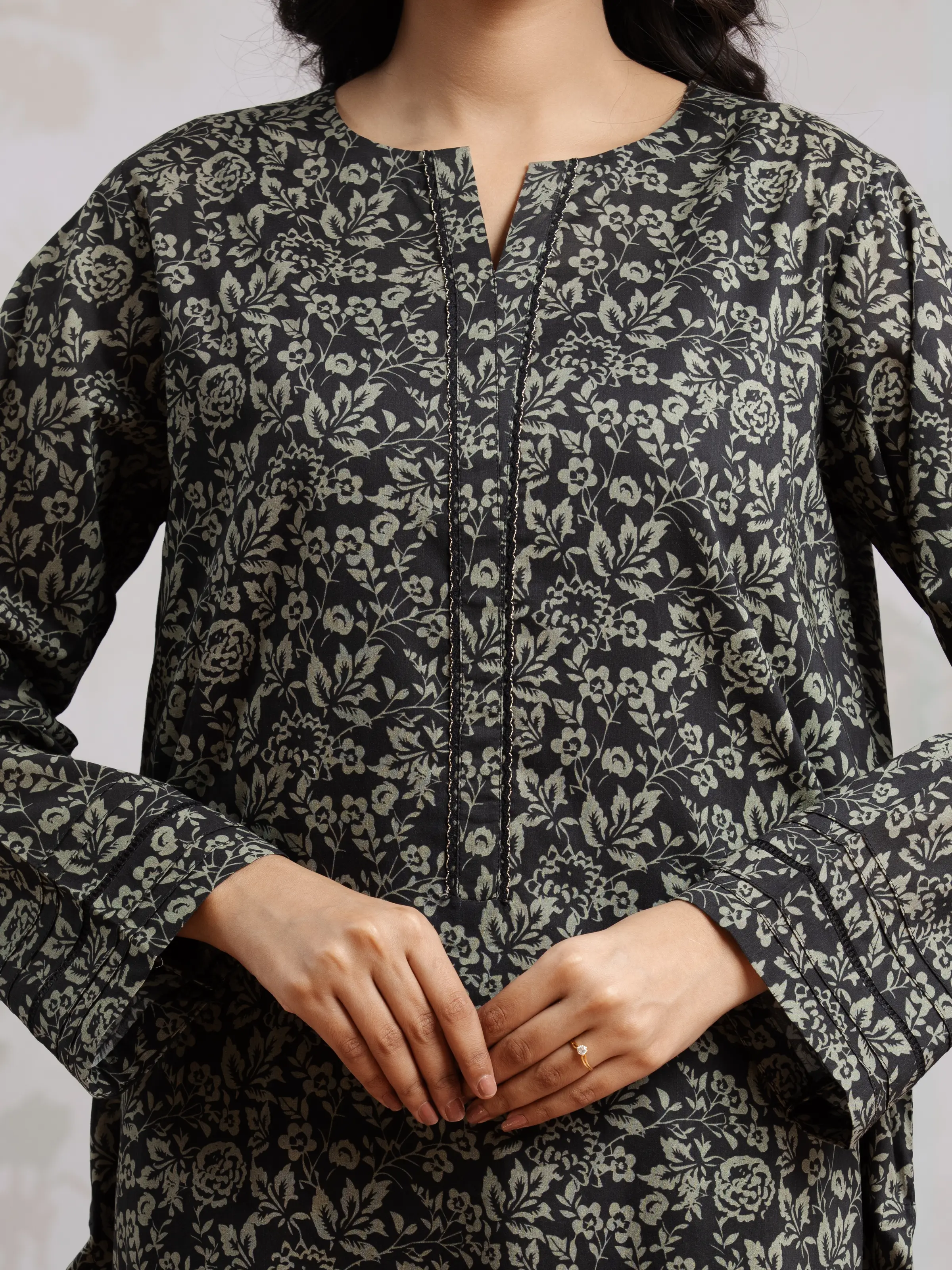 Unstitched Printed Khaddar Suit - EWU24A3-29615-3P - Image 3