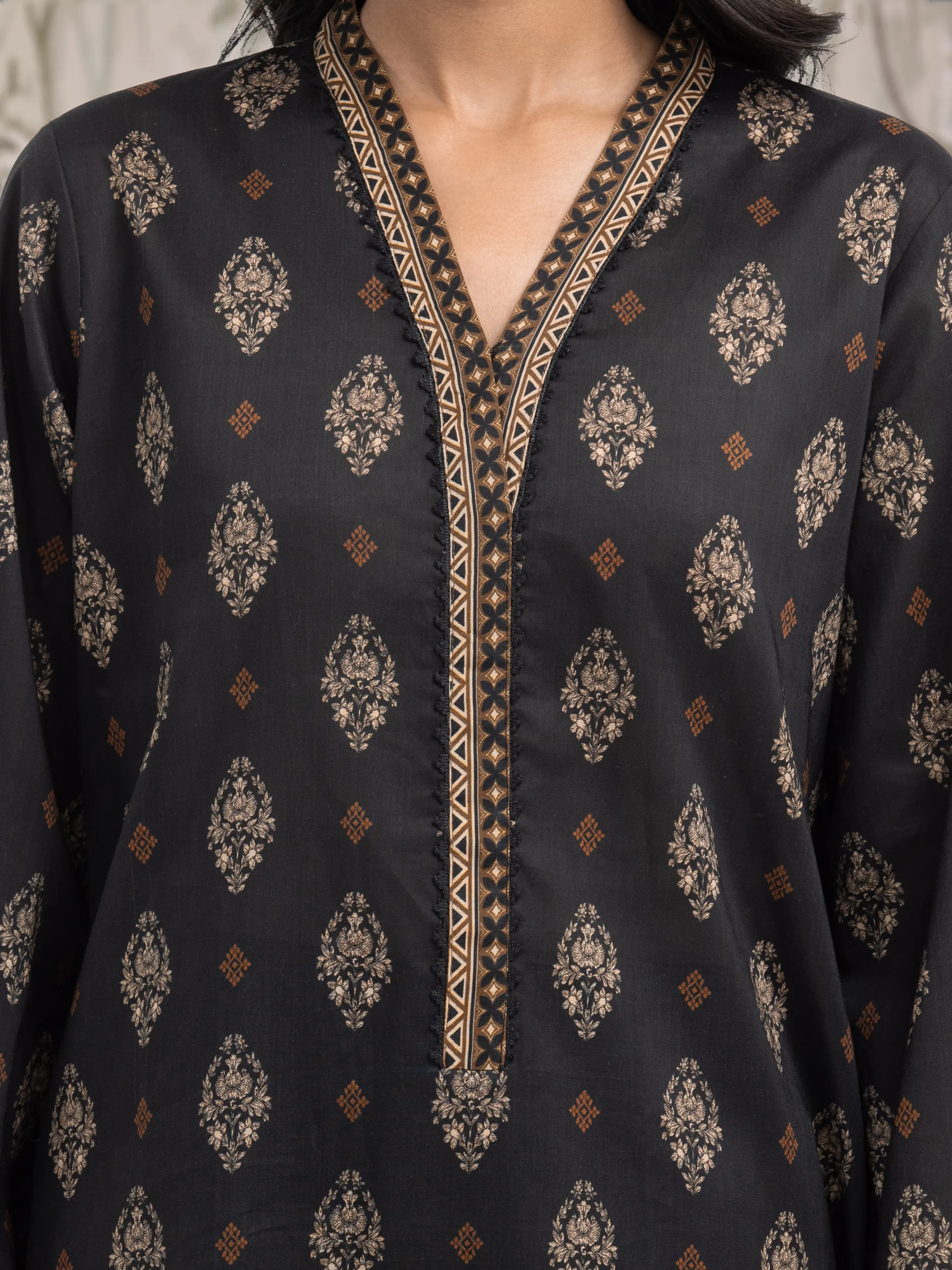 Unstitched Printed Khaddar Suit - EWU24M3-078-3P - Image 3
