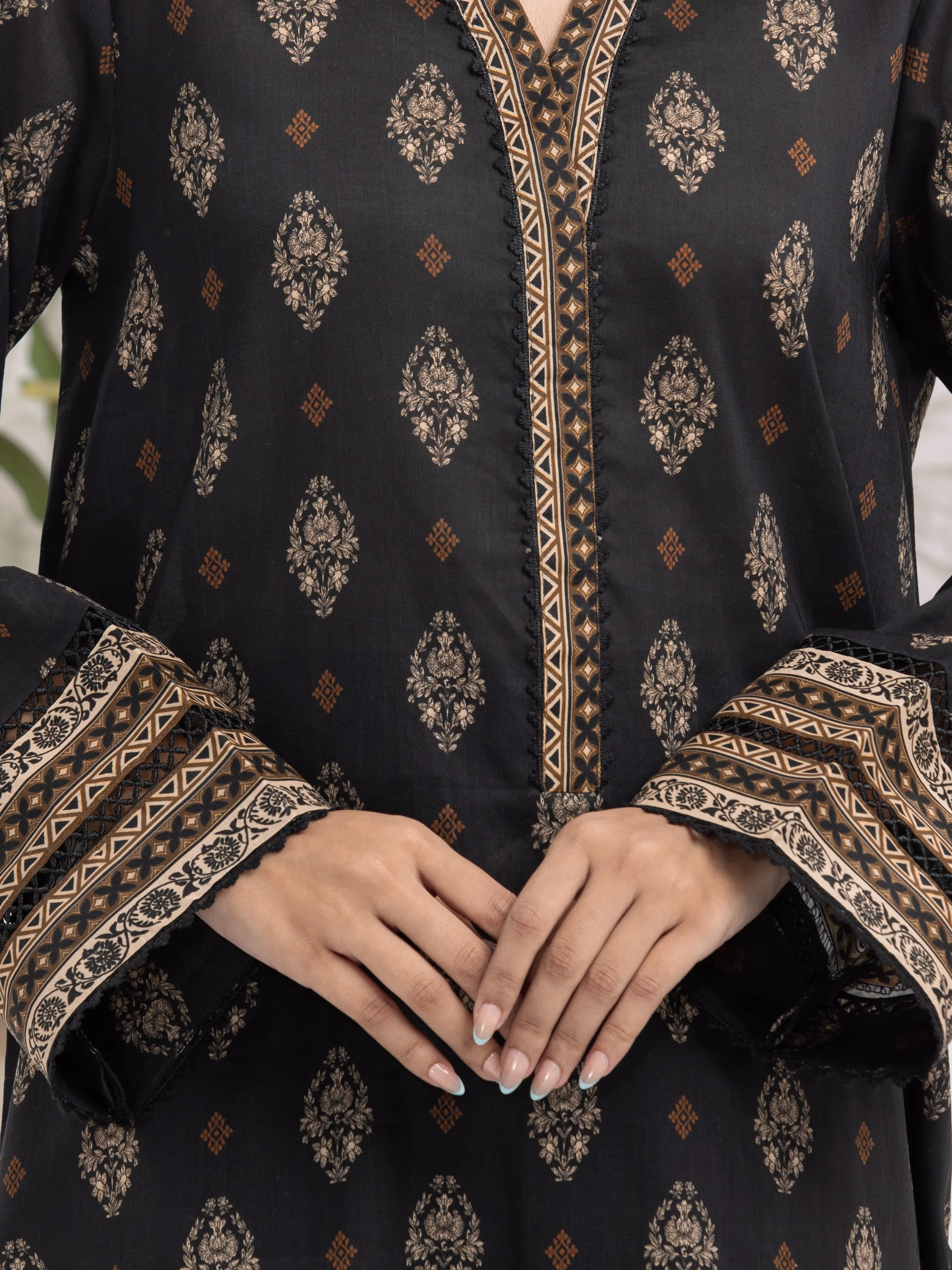 Unstitched Printed Khaddar Suit - EWU24M3-078-3P - Image 4