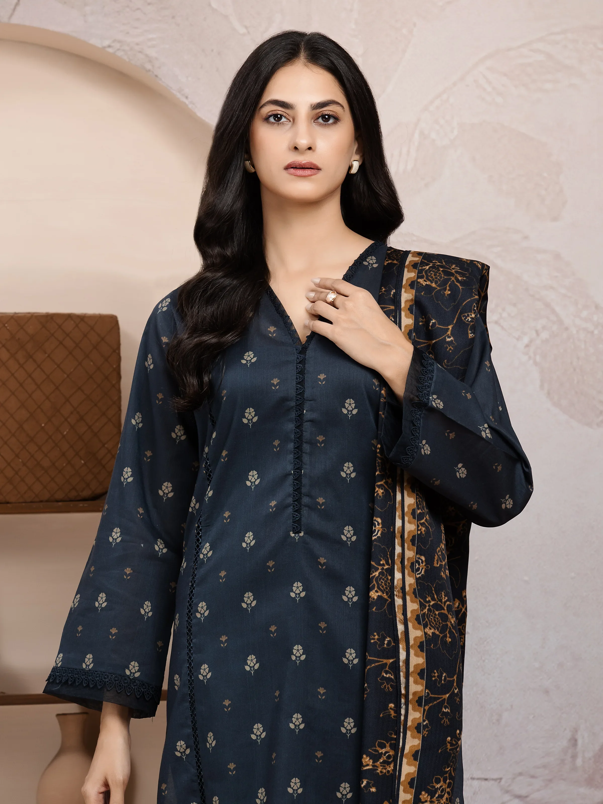 Unstitched Printed Khaddar Suit - EWU24M3-082-3P - Image 3
