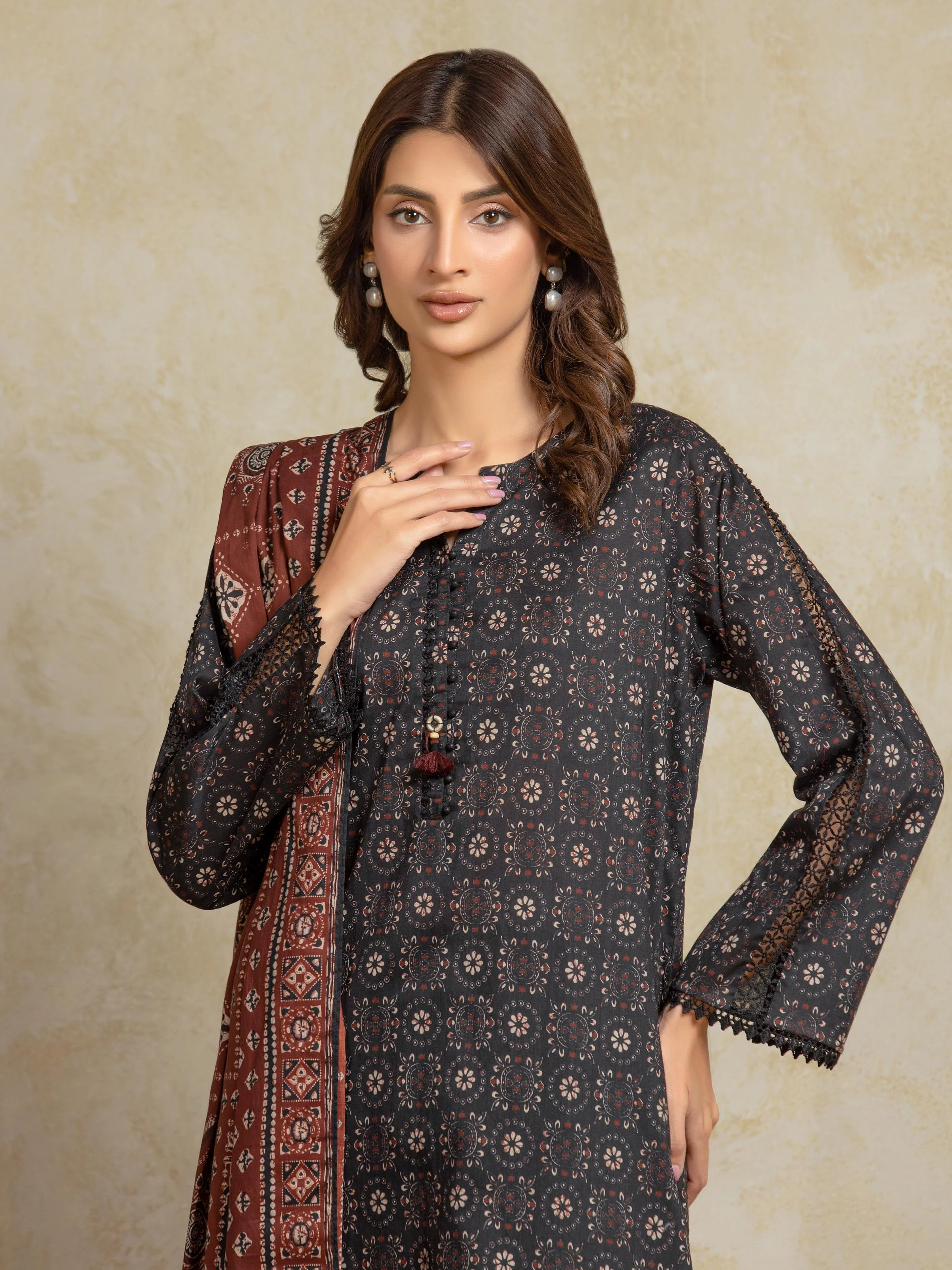 Unstitched Printed Khaddar Suit - EWU5A3-35904-3P - Image 2