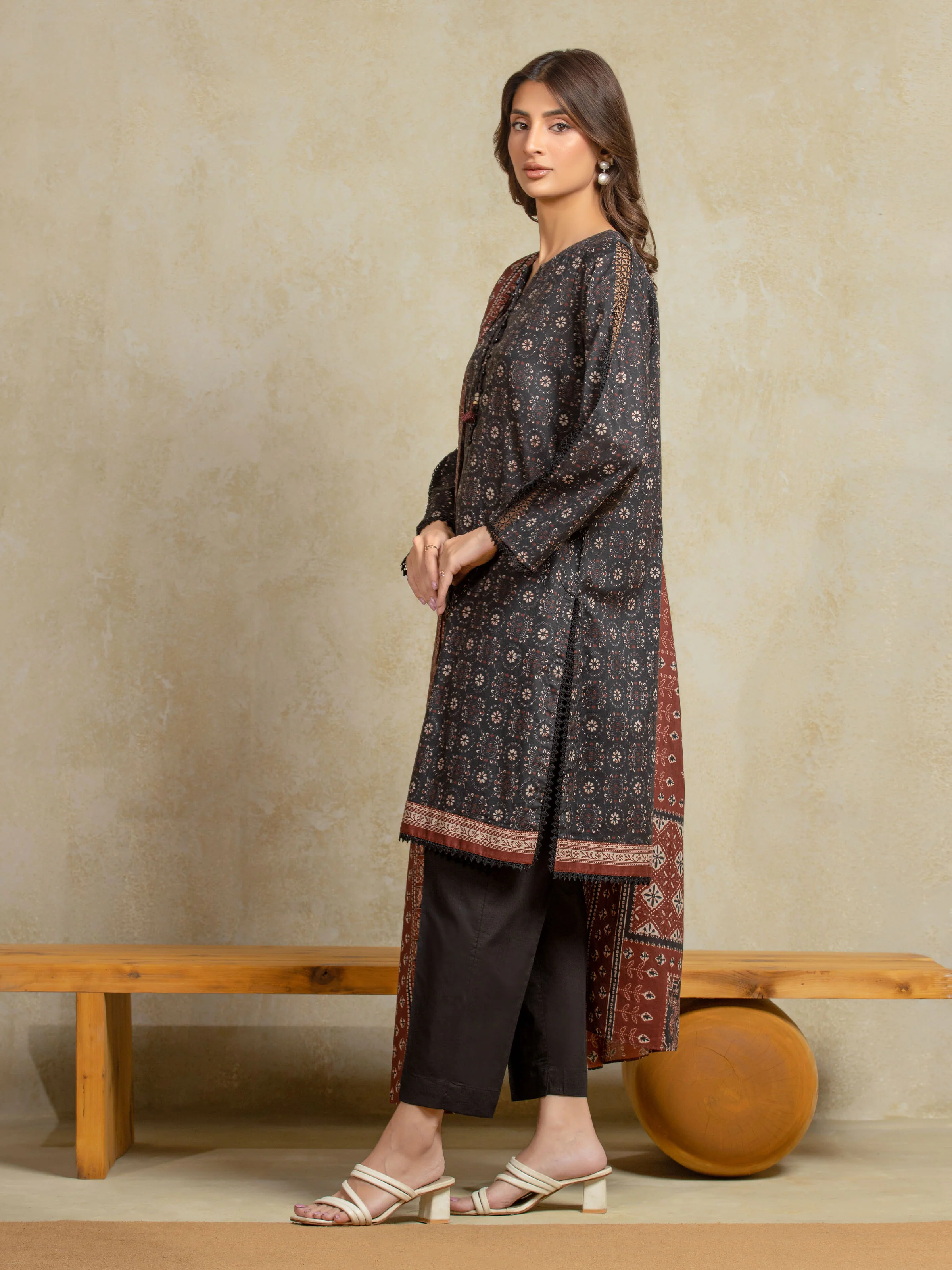Unstitched Printed Khaddar Suit - EWU5A3-35904-3P - Image 5