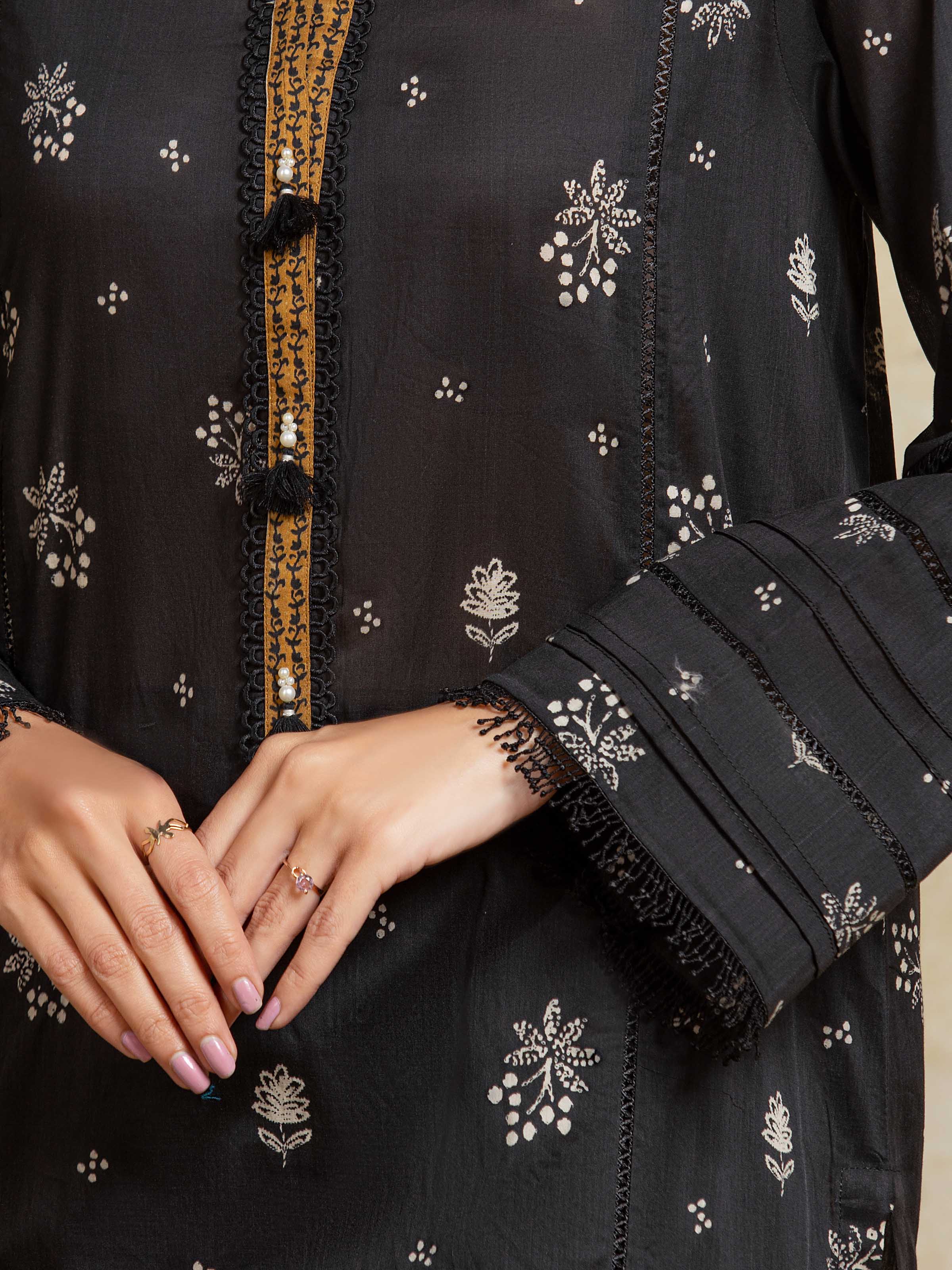 Unstitched Printed Khaddar Suit - EWU5A3-35925-3P - Image 3