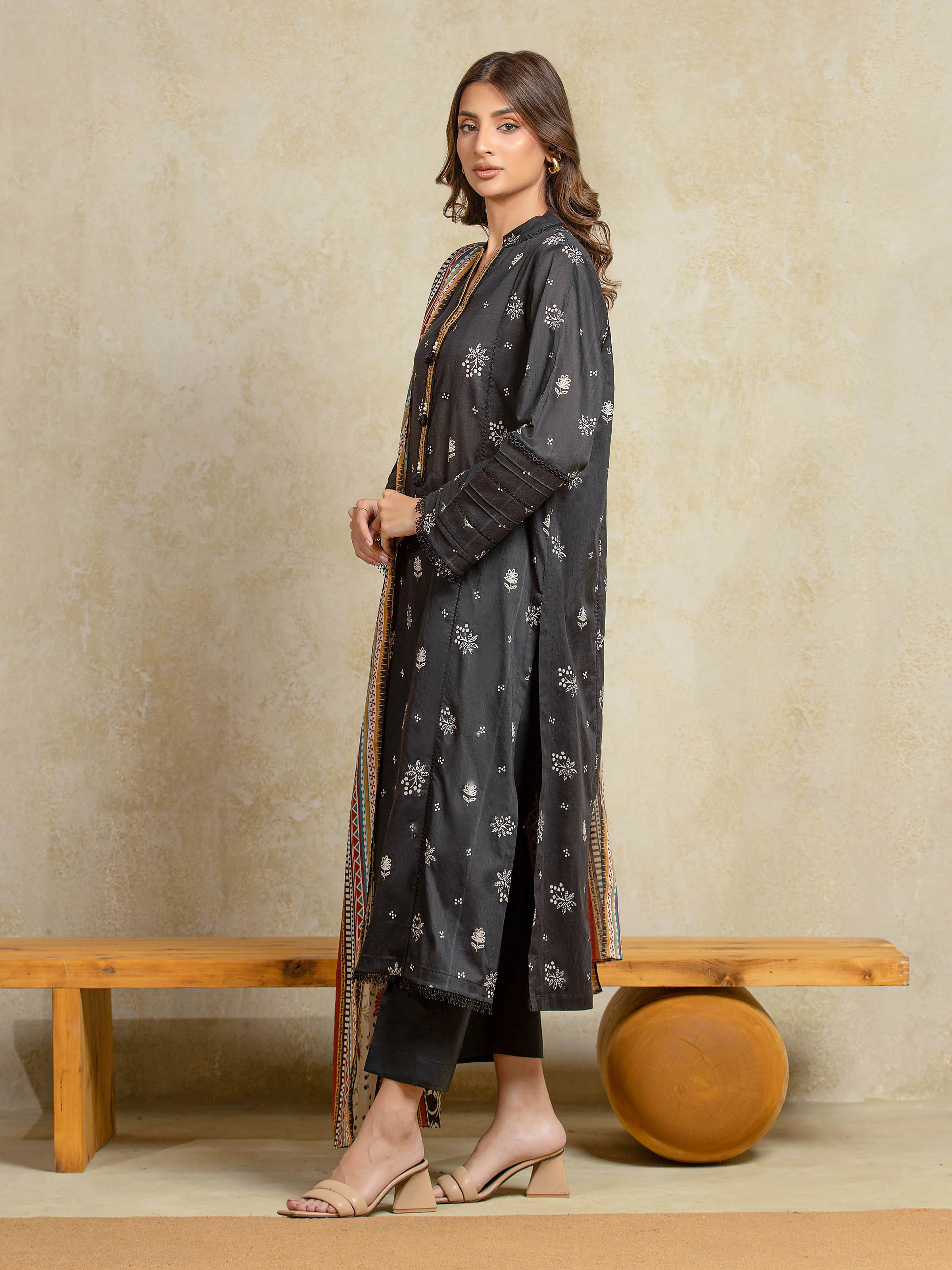 Unstitched Printed Khaddar Suit - EWU5A3-35925-3P - Image 5