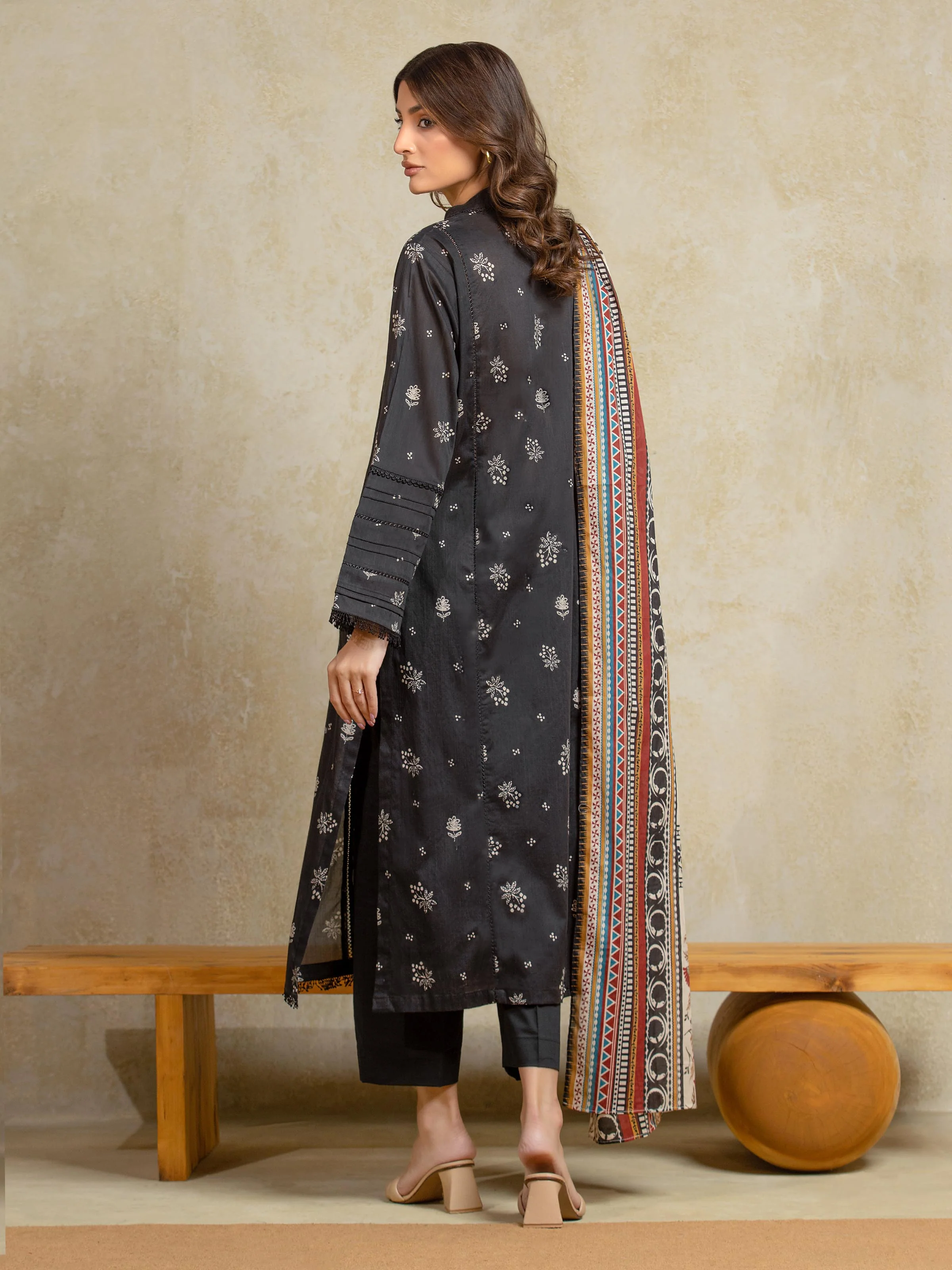 Unstitched Printed Khaddar Suit - EWU5A3-35925-3P - Image 6