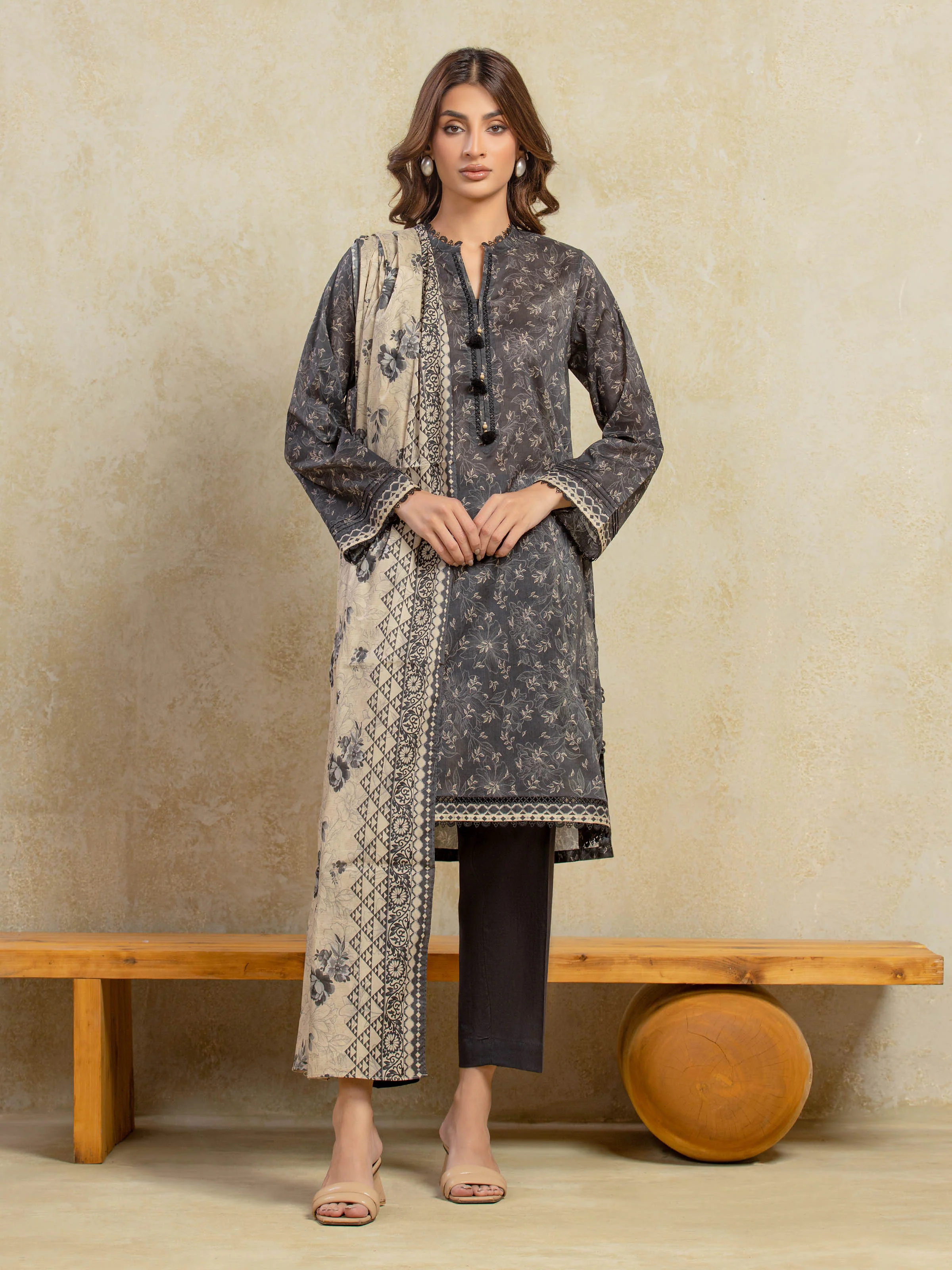 Unstitched Printed Khaddar Suit - EWU5A3-35926-3P