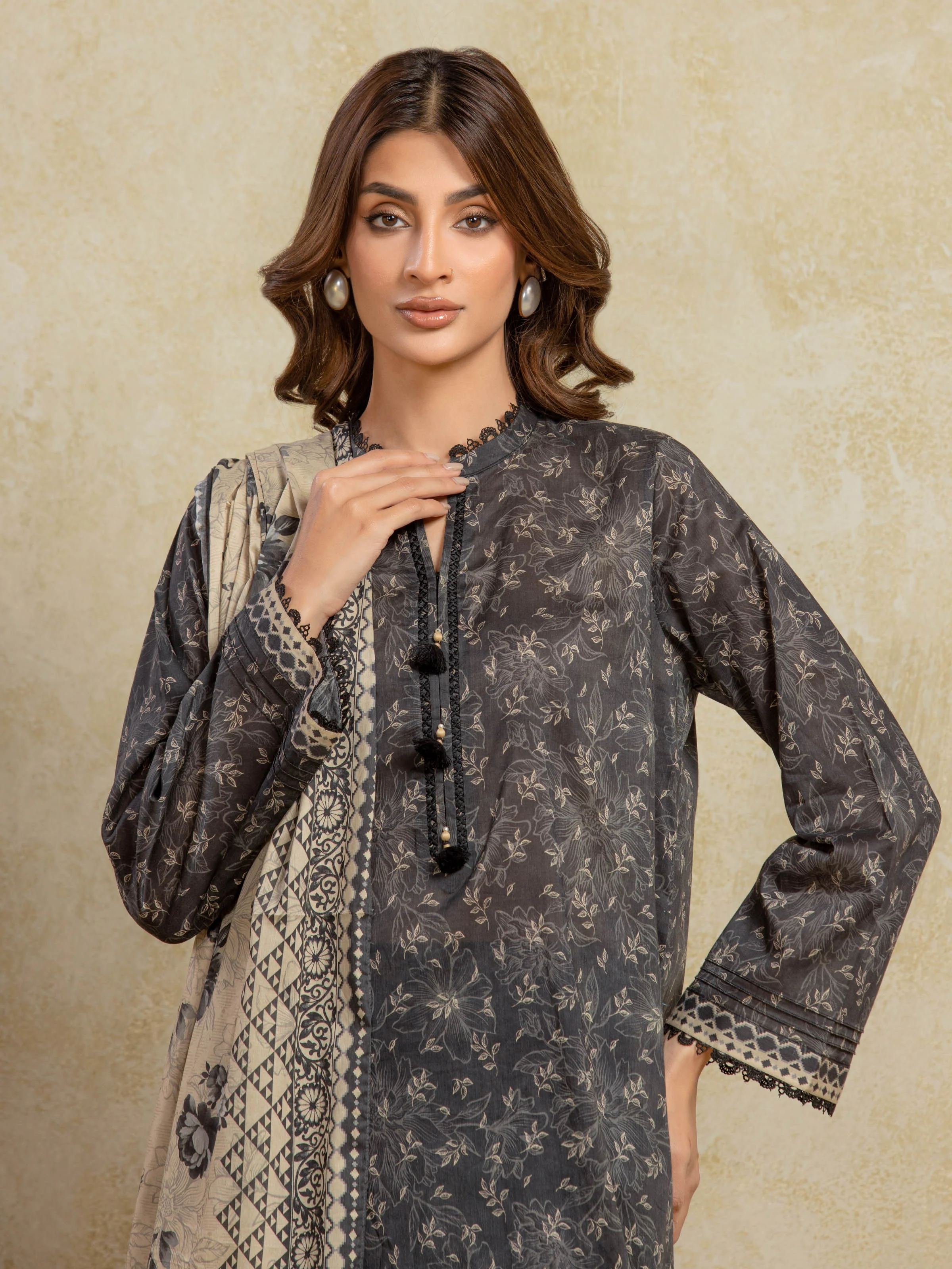 Unstitched Printed Khaddar Suit - EWU5A3-35926-3P - Image 2