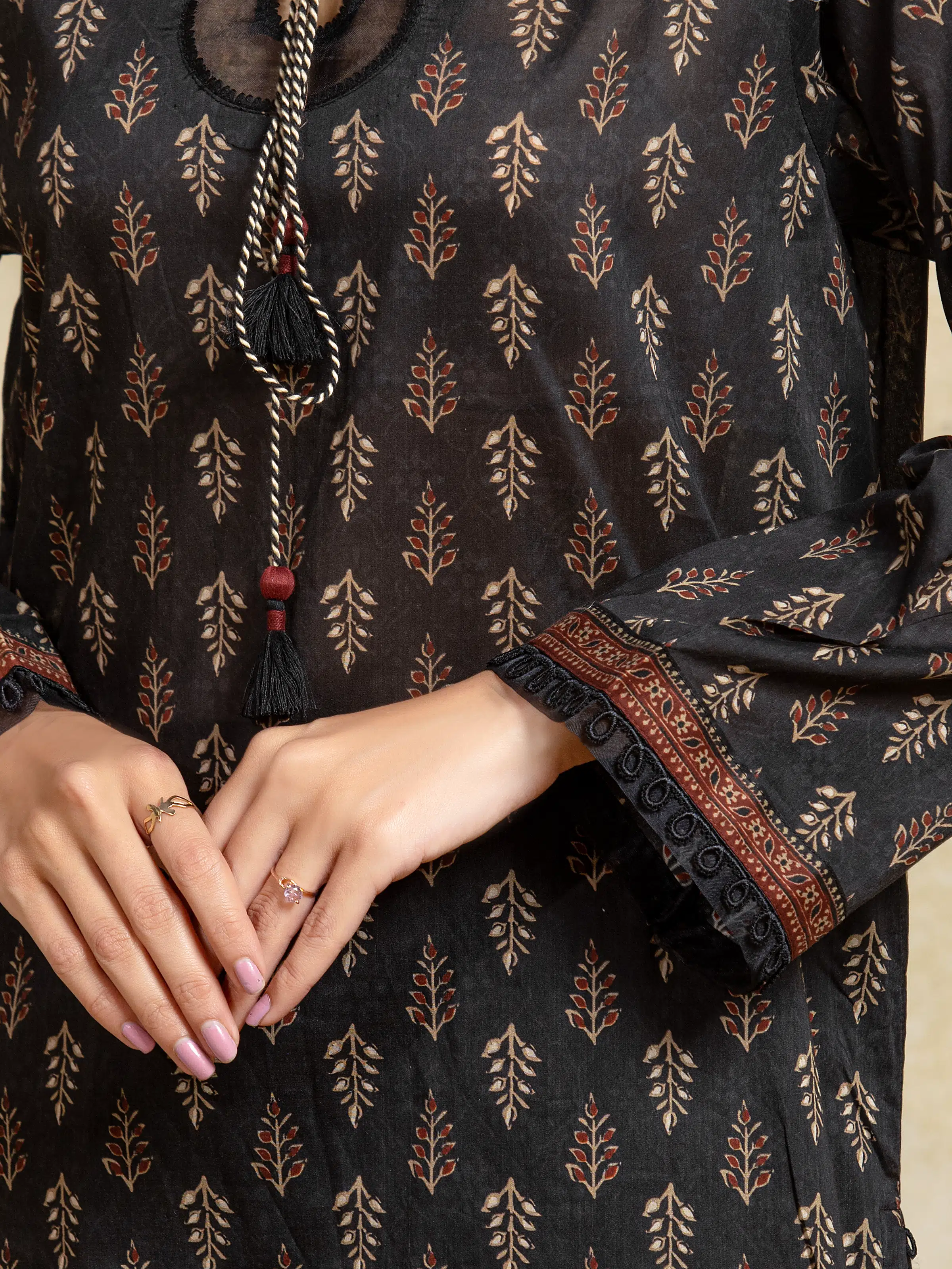 Unstitched Printed Khaddar Suit - EWU5A3-35928-3P - Image 3