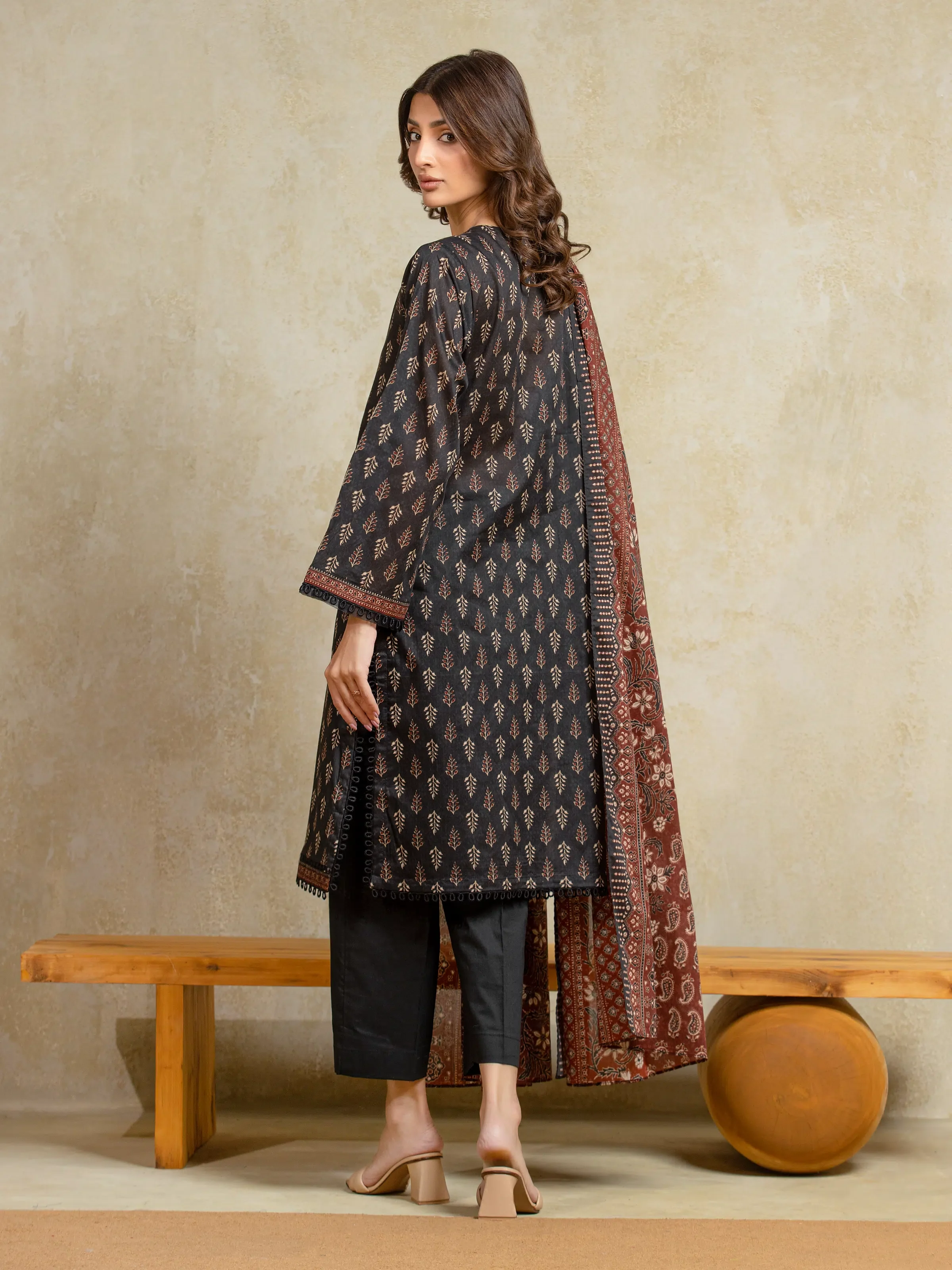 Unstitched Printed Khaddar Suit - EWU5A3-35928-3P - Image 6