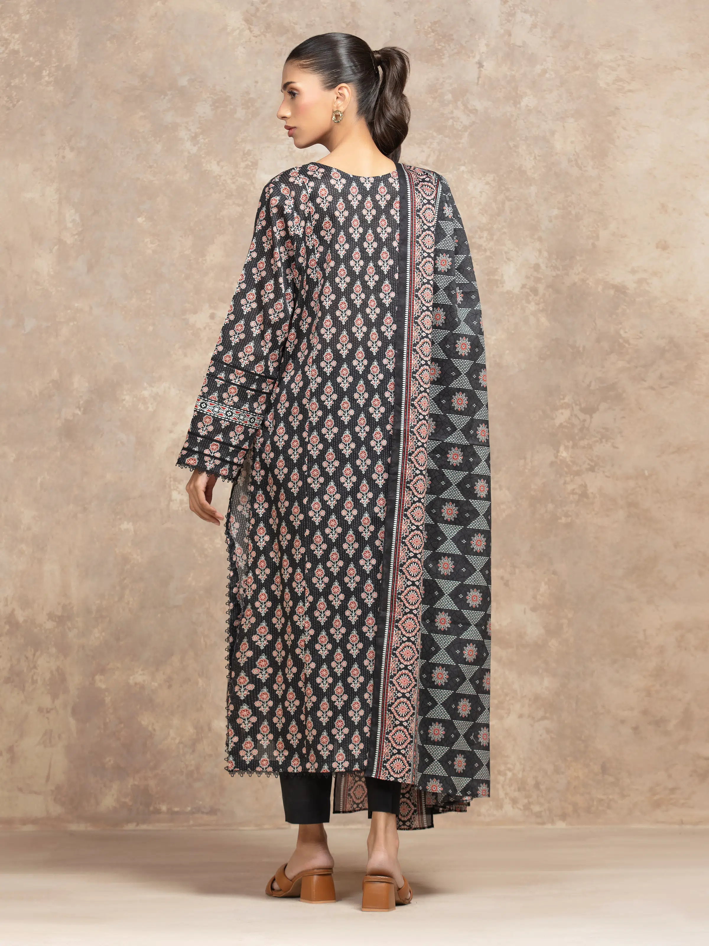Unstitched Printed Khaddar Suit - EWU5A3-36032-3P - Image 5
