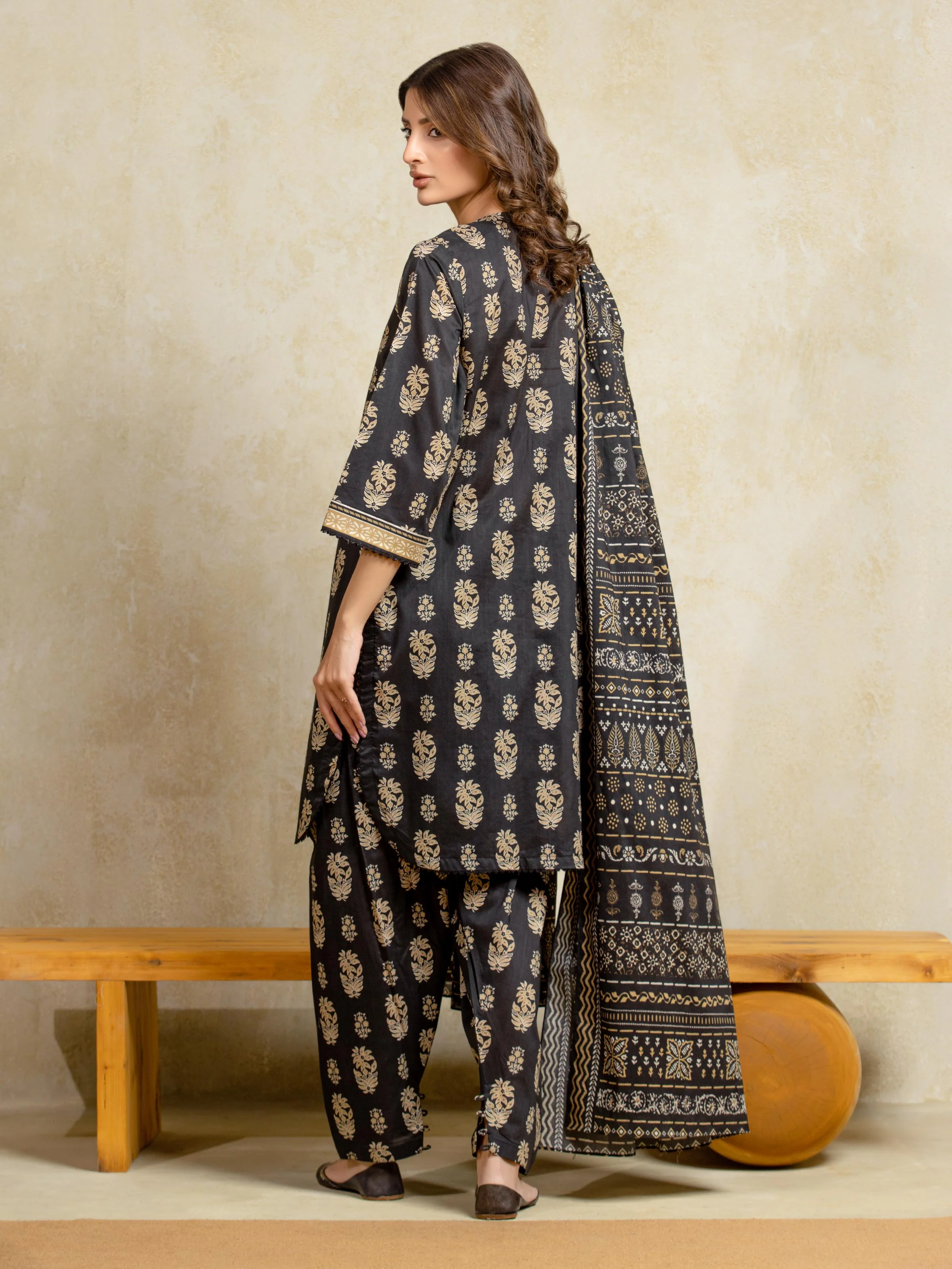Unstitched Printed Khaddar Suit - EWU5A3-36094-3P - Image 6