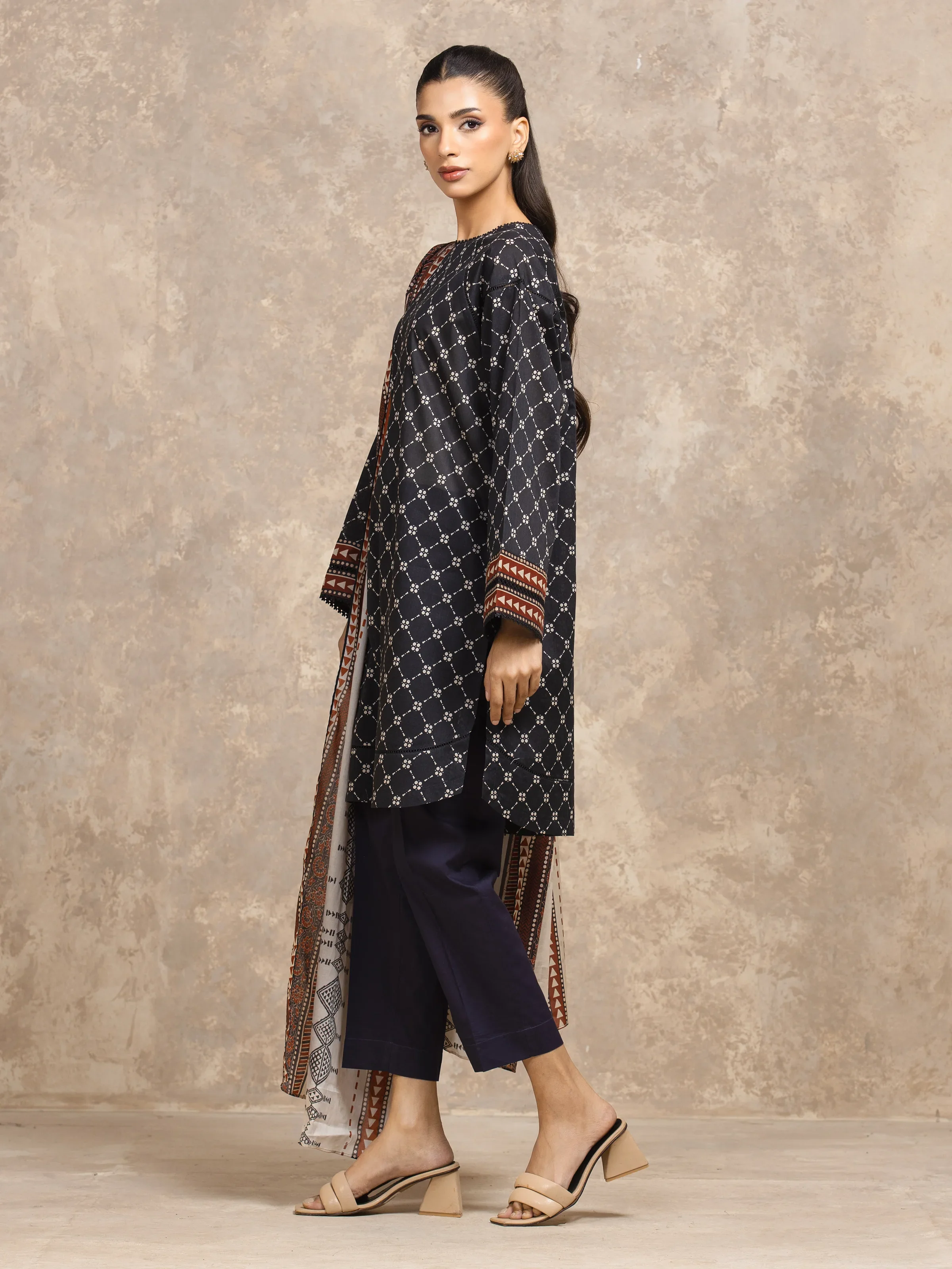 Unstitched Printed Khaddar Suit - EWU5A3-36134-3P - Image 5