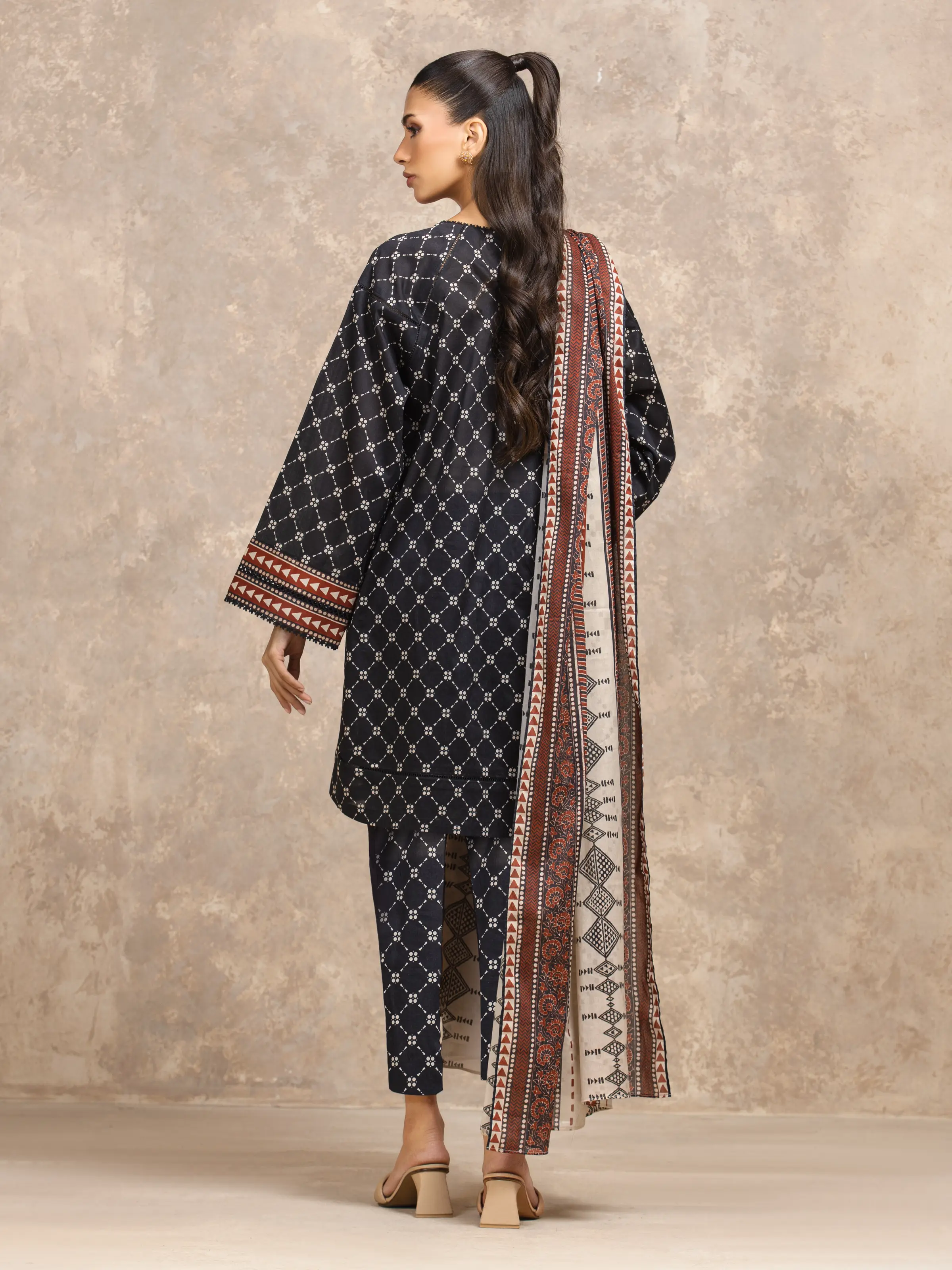 Unstitched Printed Khaddar Suit - EWU5A3-36134-3P - Image 6