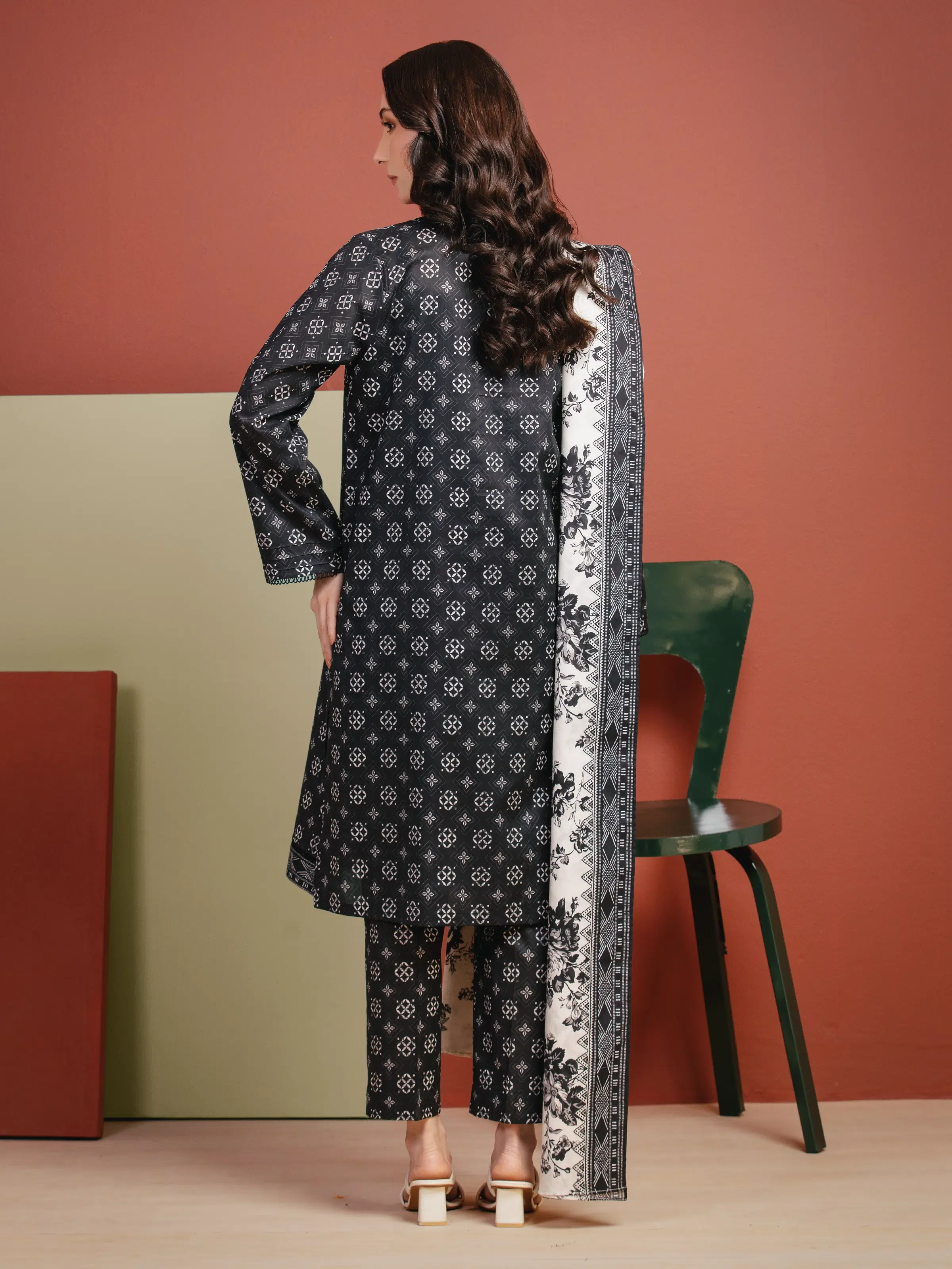 Unstitched Printed Lawn Shirt Dupatta - EWU5A1-35310SD - Image 5