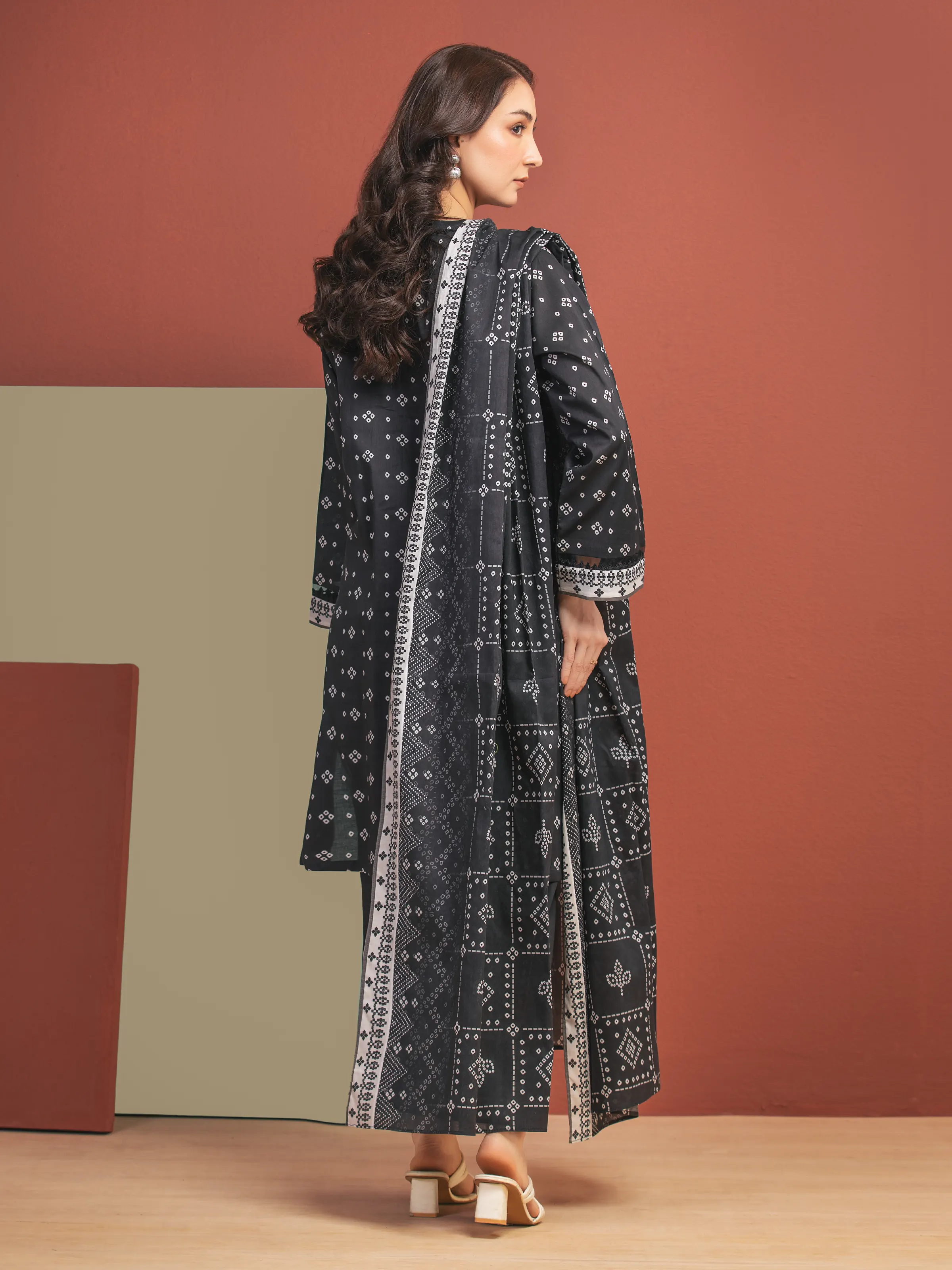Unstitched Printed Lawn Shirt Dupatta - EWU5A1-35314SD - Image 4