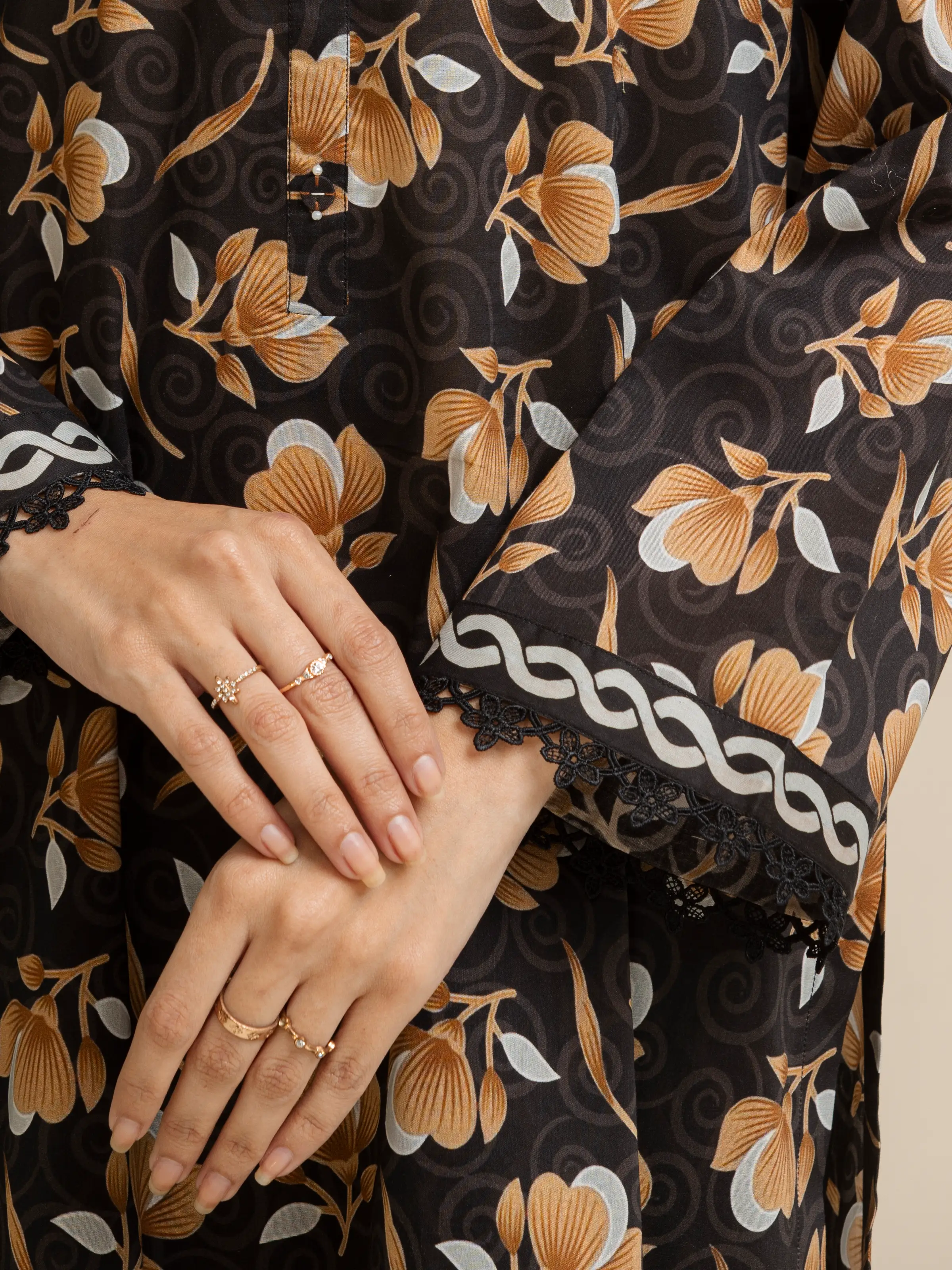 Unstitched Printed Lawn Shirt Trouser - EWU5A1-35430ST - Image 4