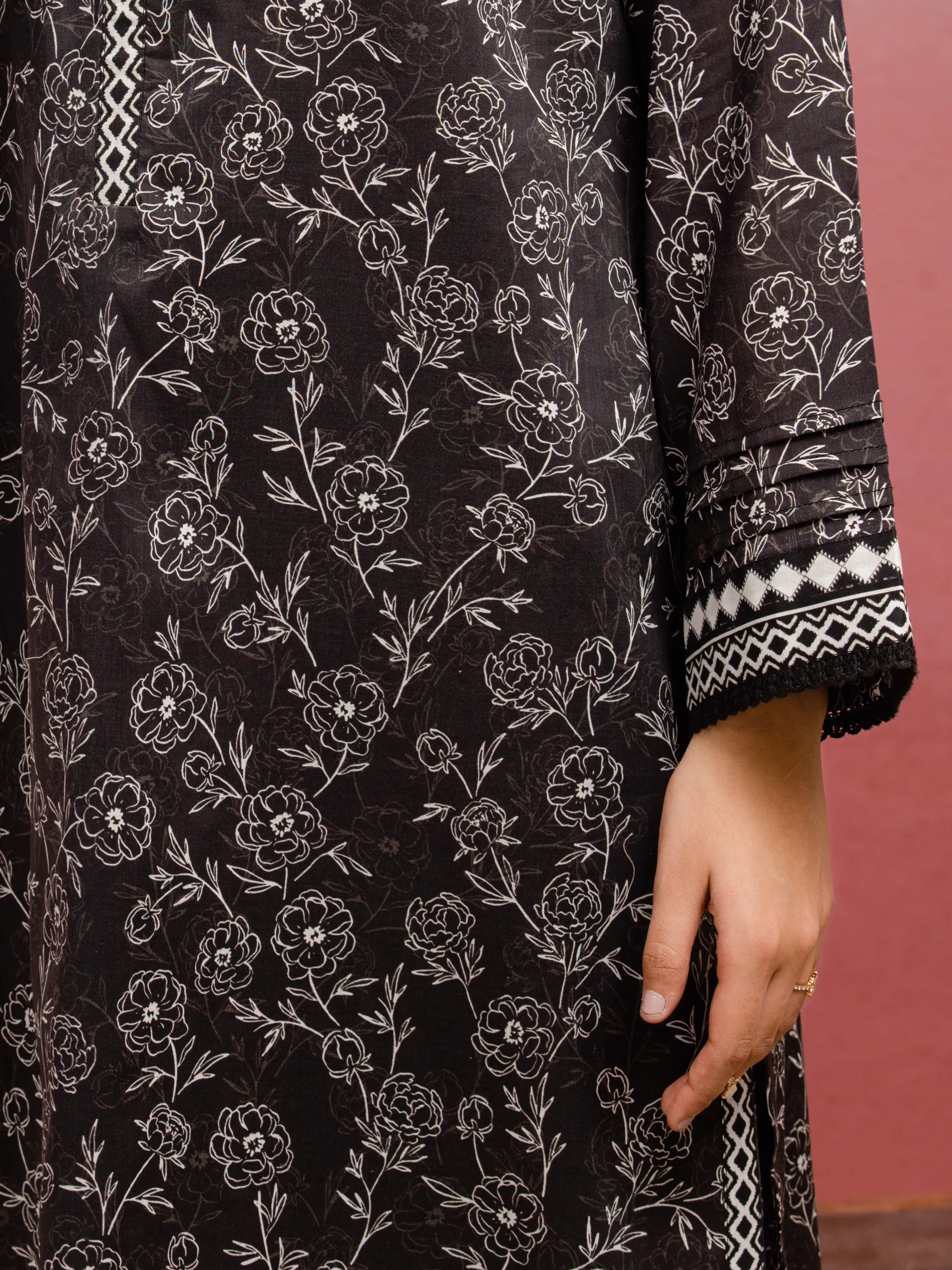 Unstitched Printed Lawn Suit - EWU5A1-35046-3P - Image 4