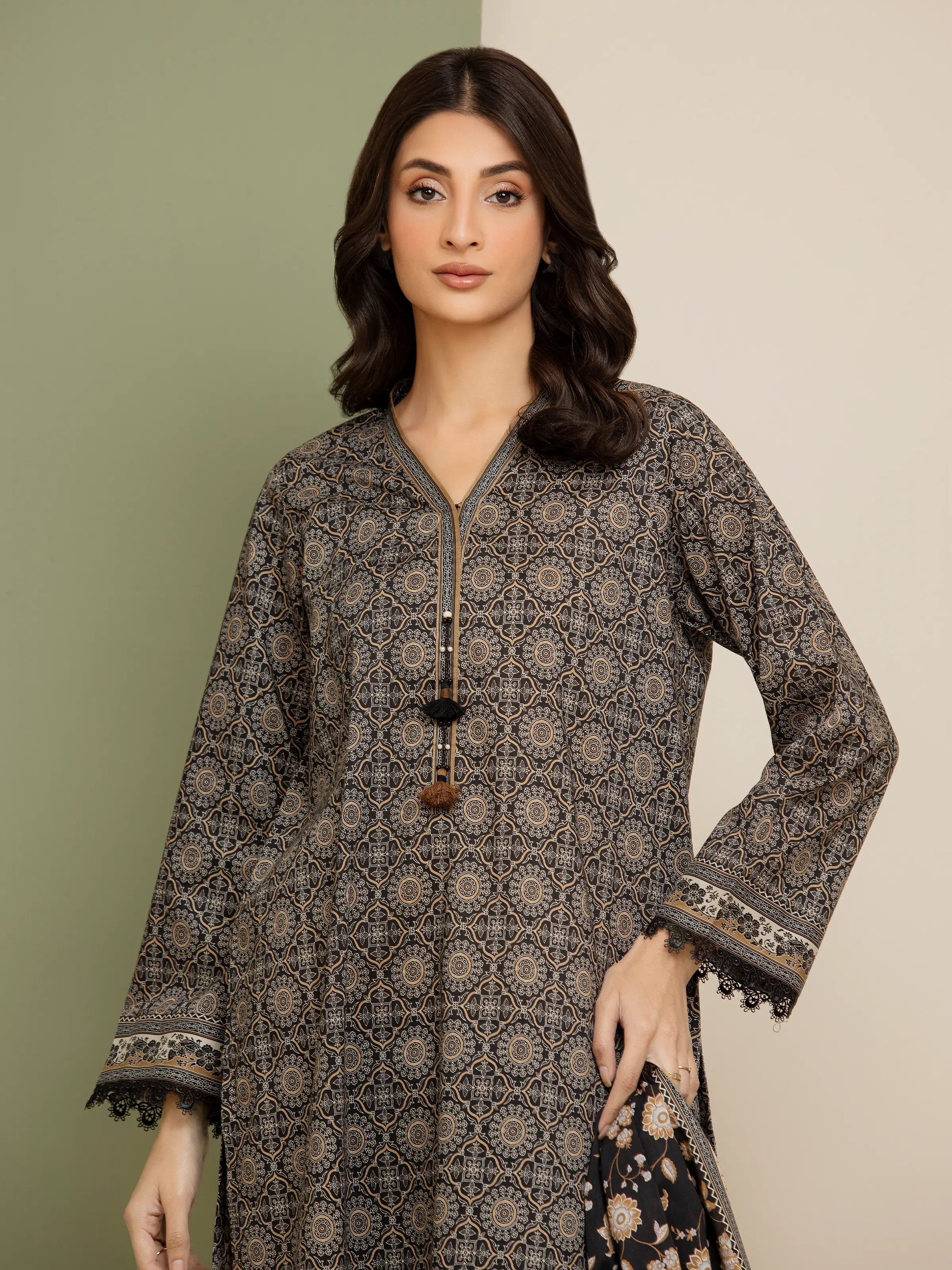 Unstitched Printed Lawn Suit - EWU5A1-35190-3P - Image 4