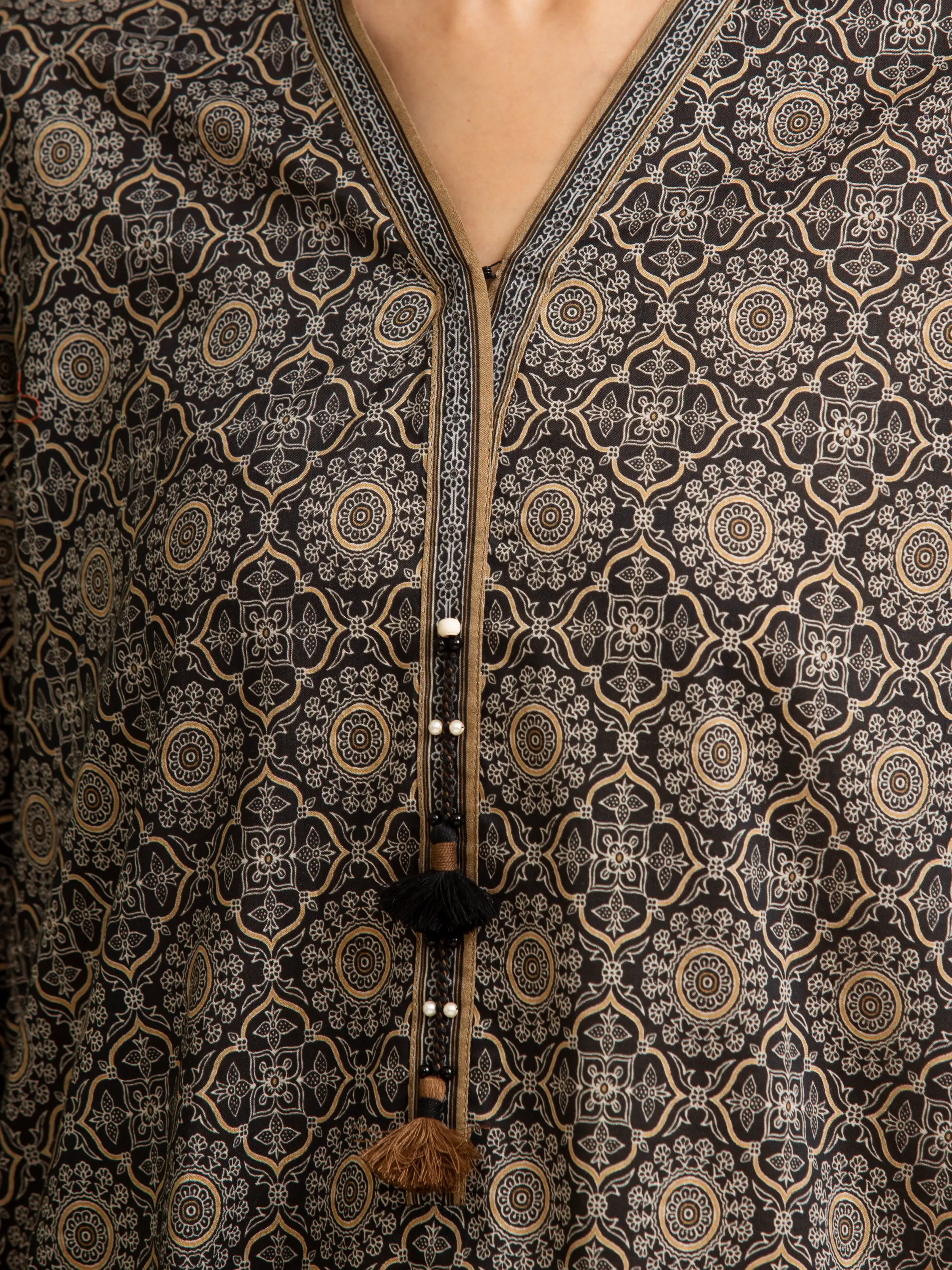 Unstitched Printed Lawn Suit - EWU5A1-35190-3P - Image 5