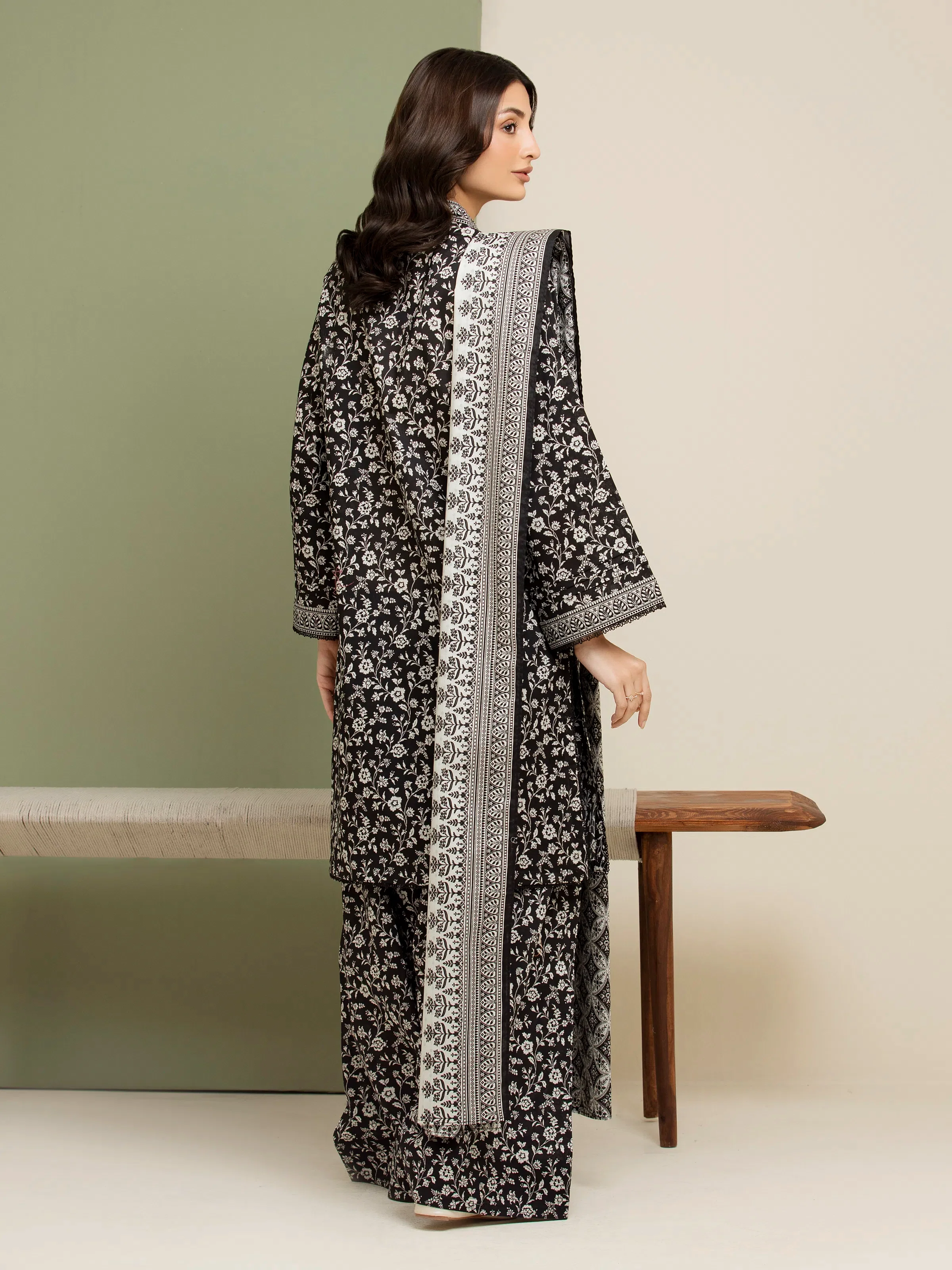 Unstitched Printed Lawn Suit - EWU5A1-35191-3P - Image 2