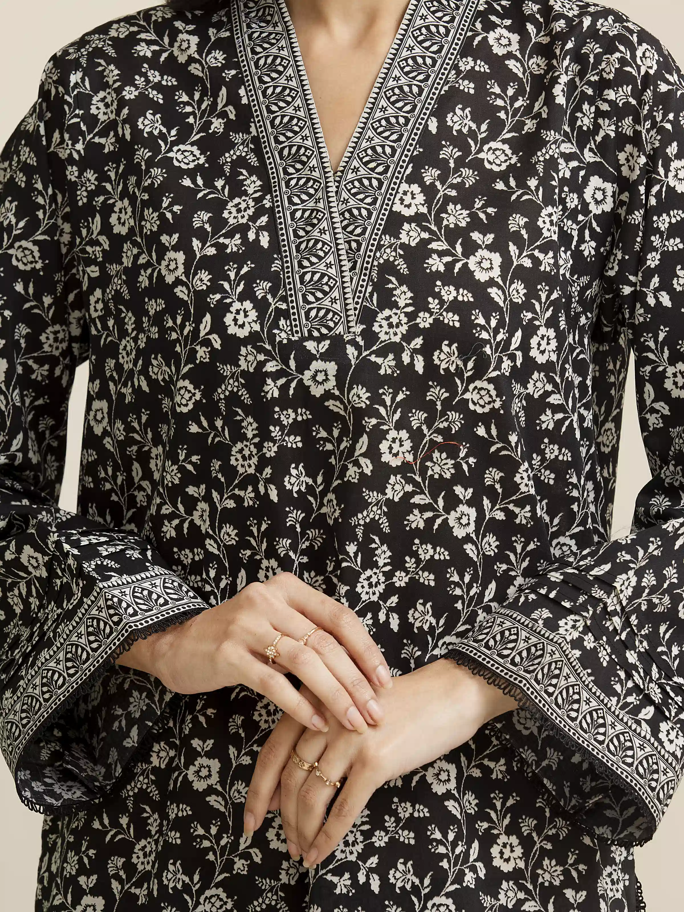 Unstitched Printed Lawn Suit - EWU5A1-35191-3P - Image 5