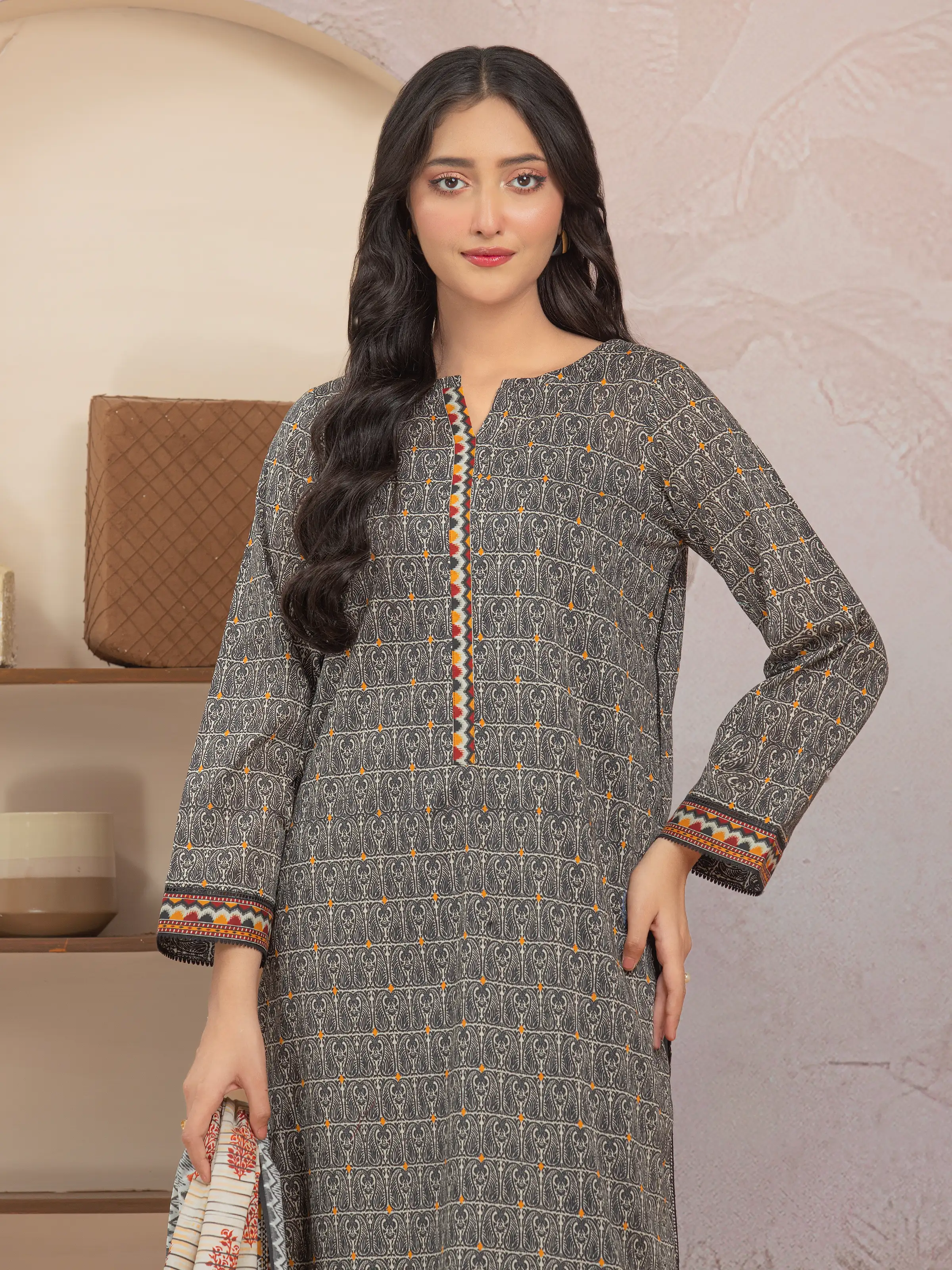 Unstitched Printed Lawn Suit - EWU5A1-35225-3P - Image 3