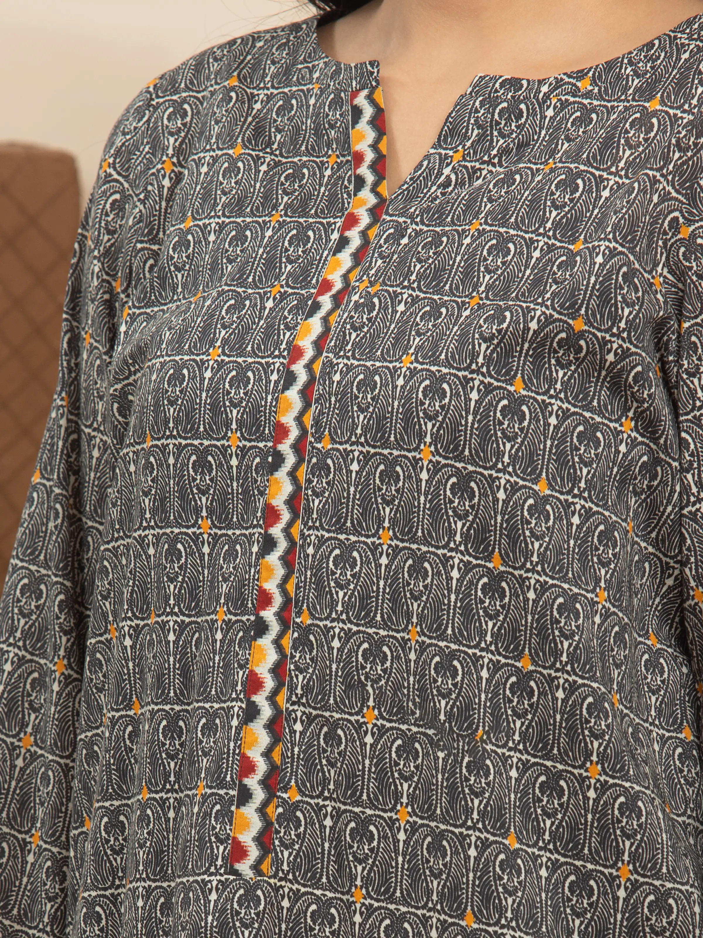 Unstitched Printed Lawn Suit - EWU5A1-35225-3P - Image 4