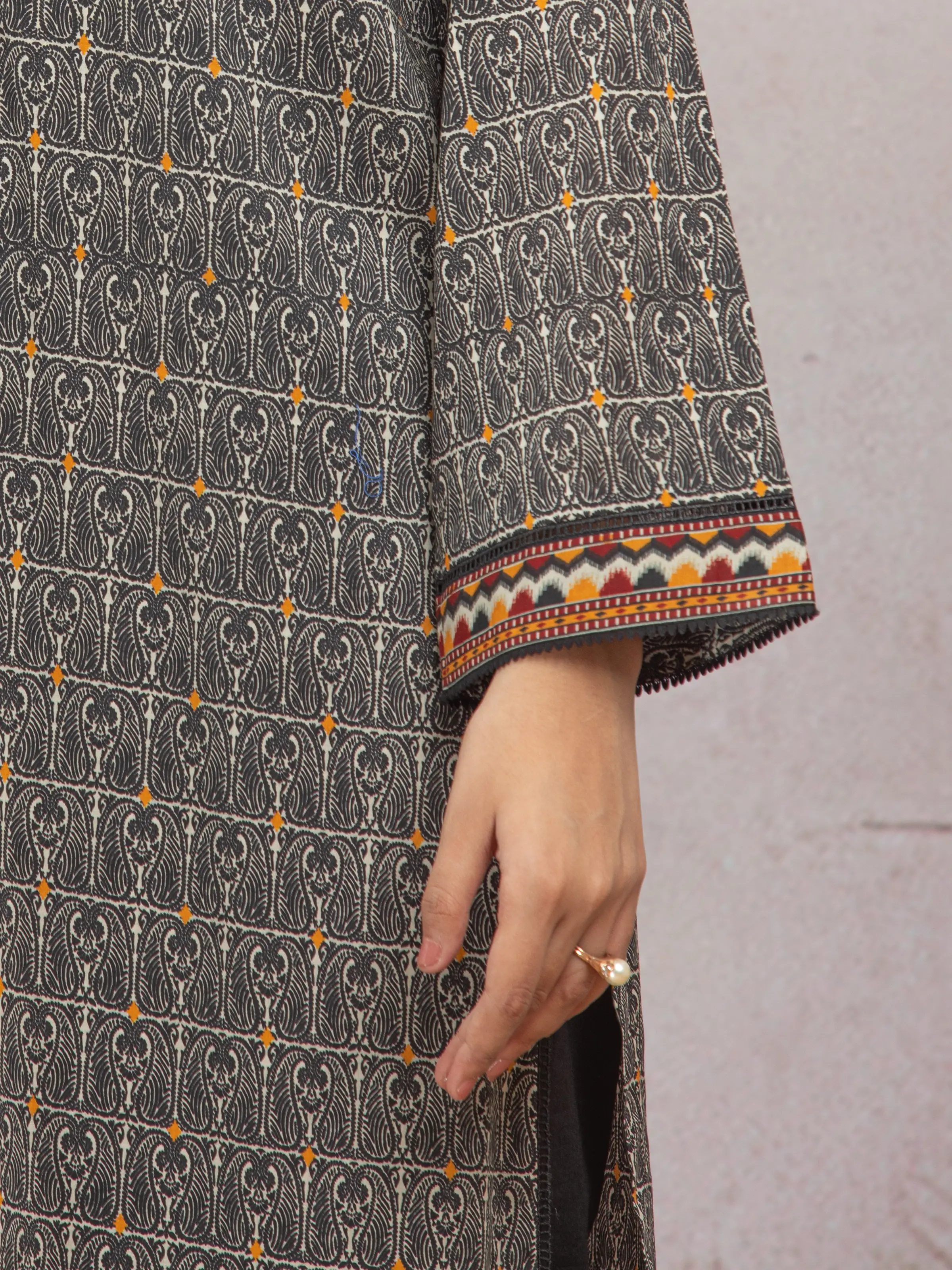Unstitched Printed Lawn Suit - EWU5A1-35225-3P - Image 5