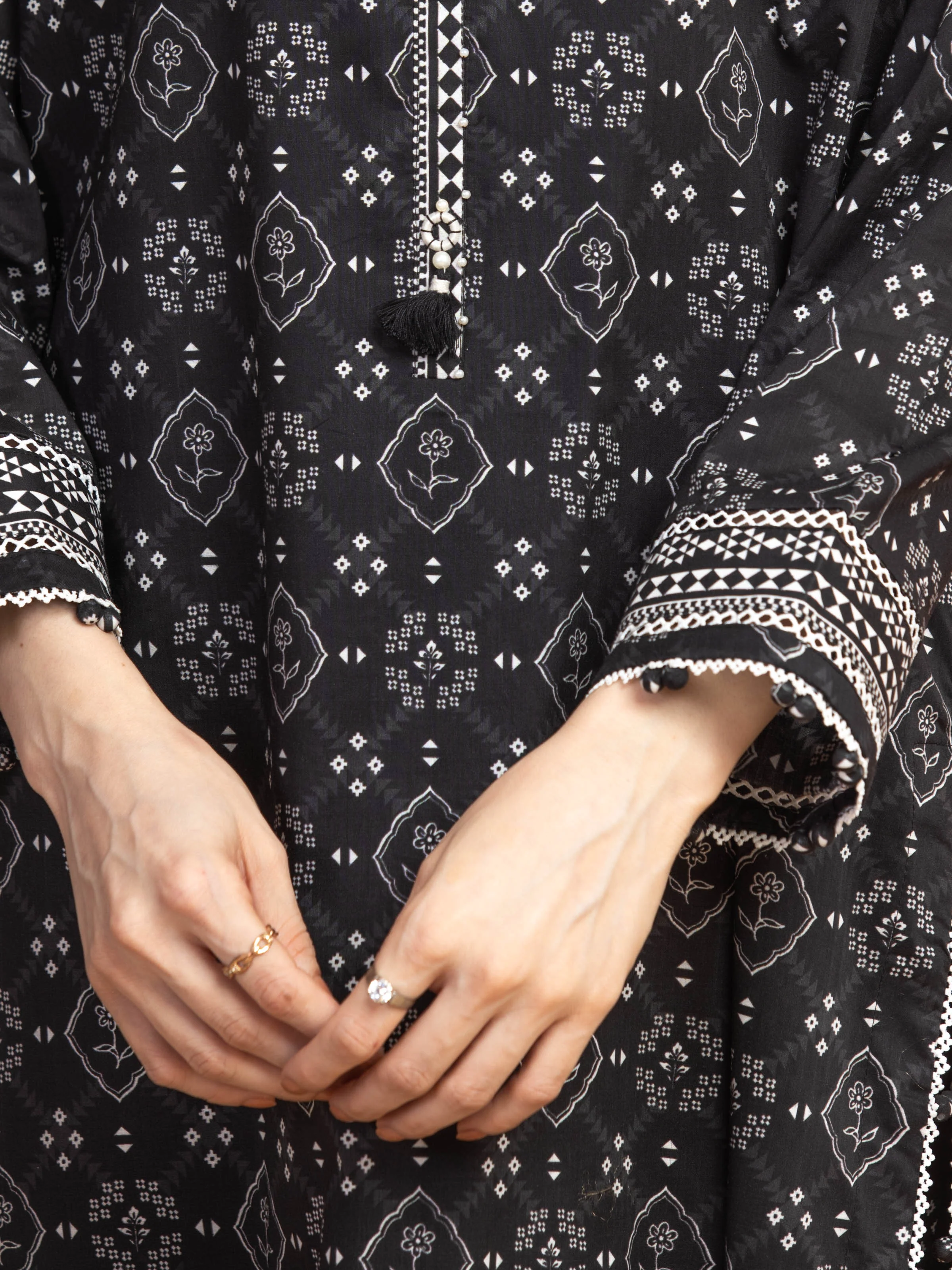 Unstitched Printed Lawn Suit - EWU5A1-35306-3P - Image 4