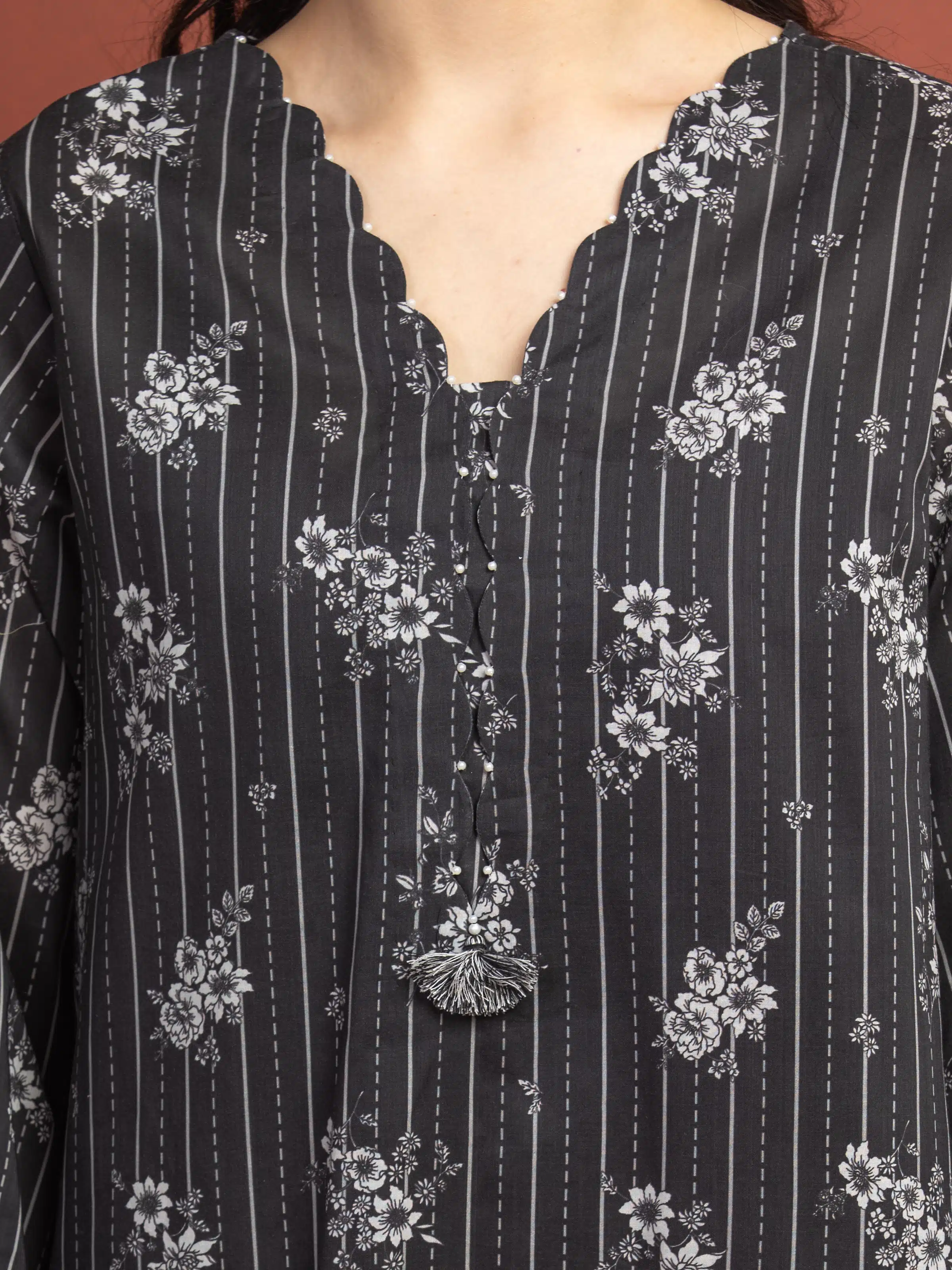 Unstitched Printed Lawn Suit - EWU5A1-35307-3P - Image 3