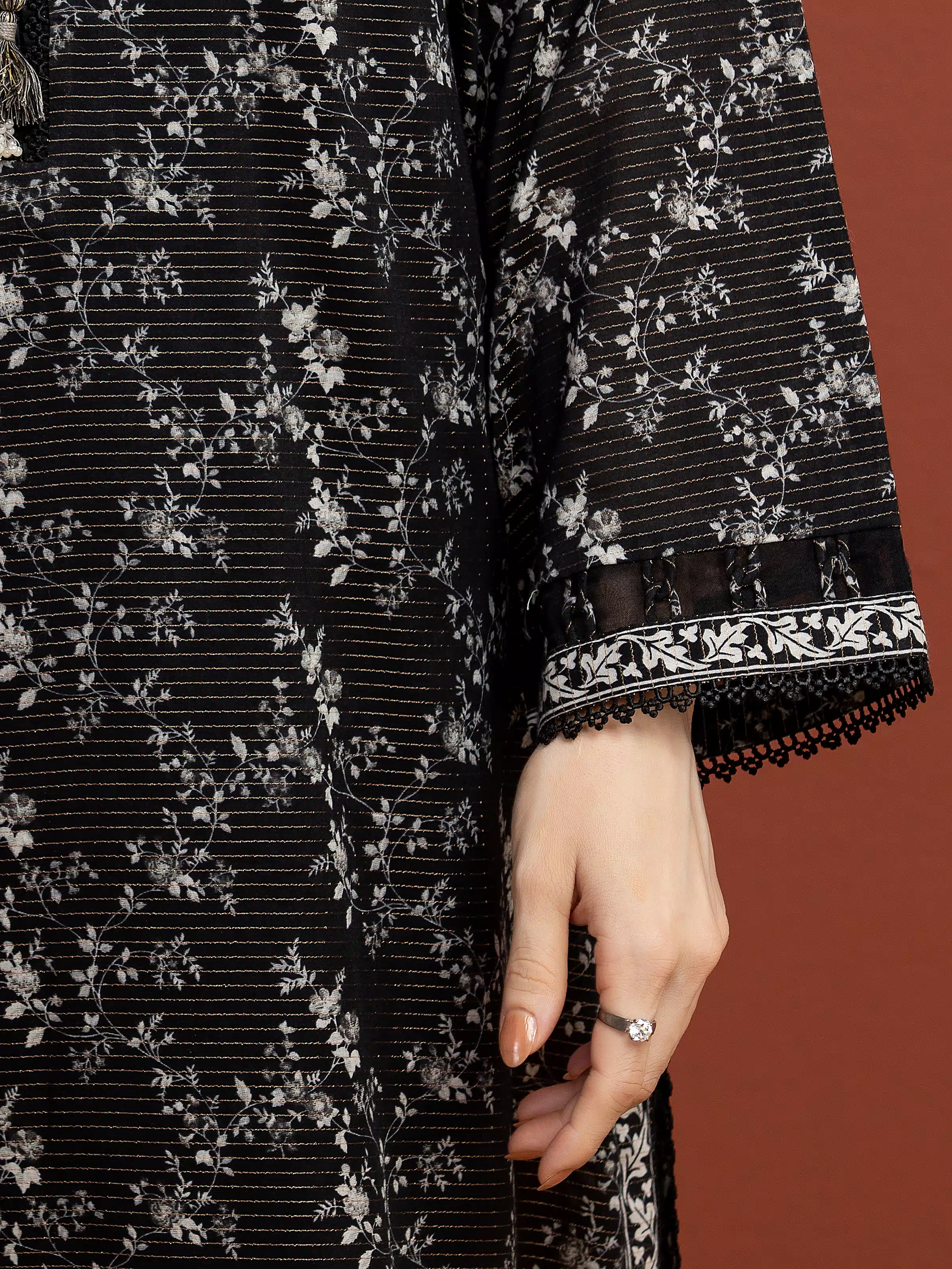 Unstitched Printed Zari Lawn Suit - EWU5M6-014-3P - Image 4