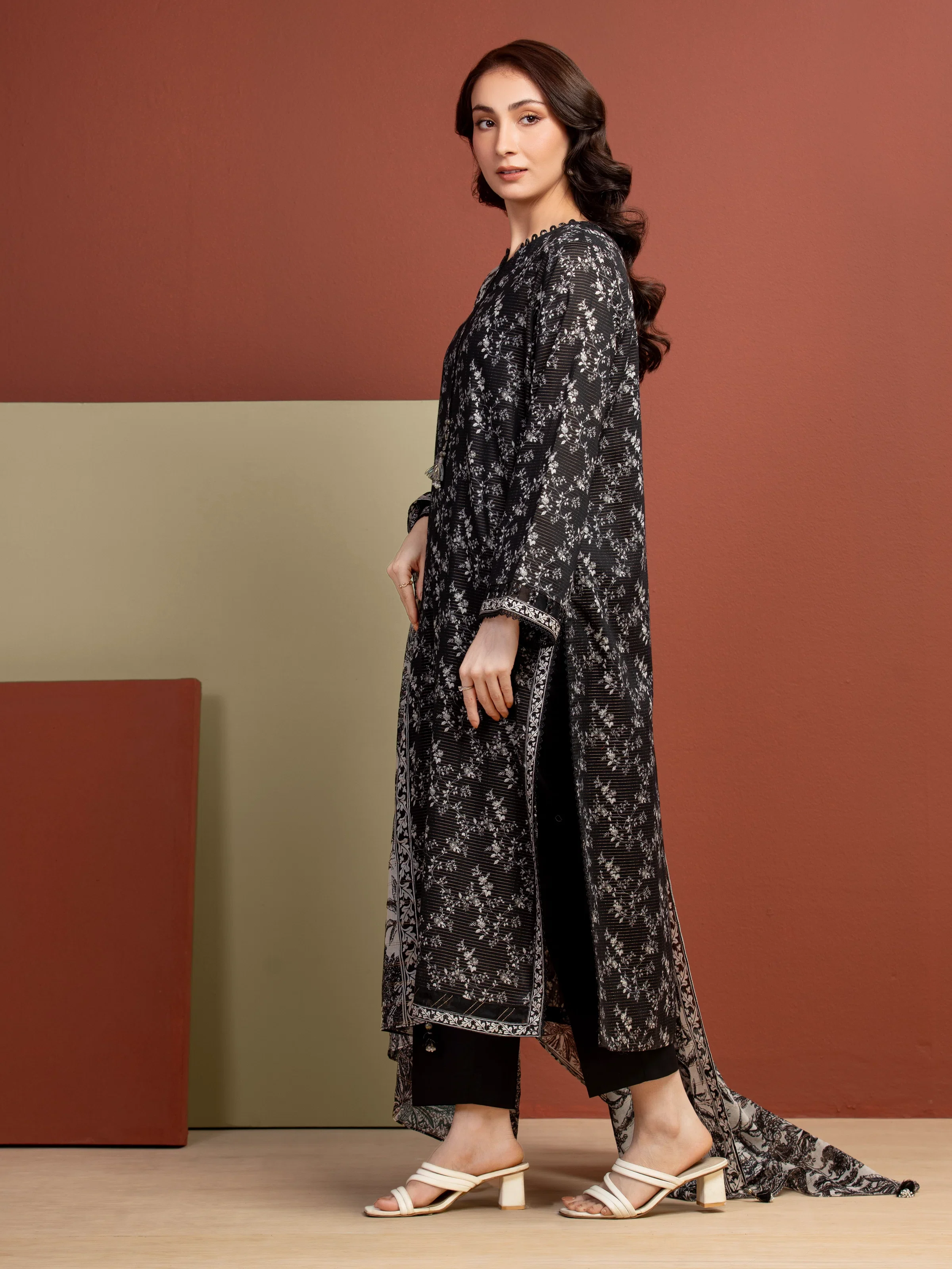 Unstitched Printed Zari Lawn Suit - EWU5M6-014-3P - Image 5