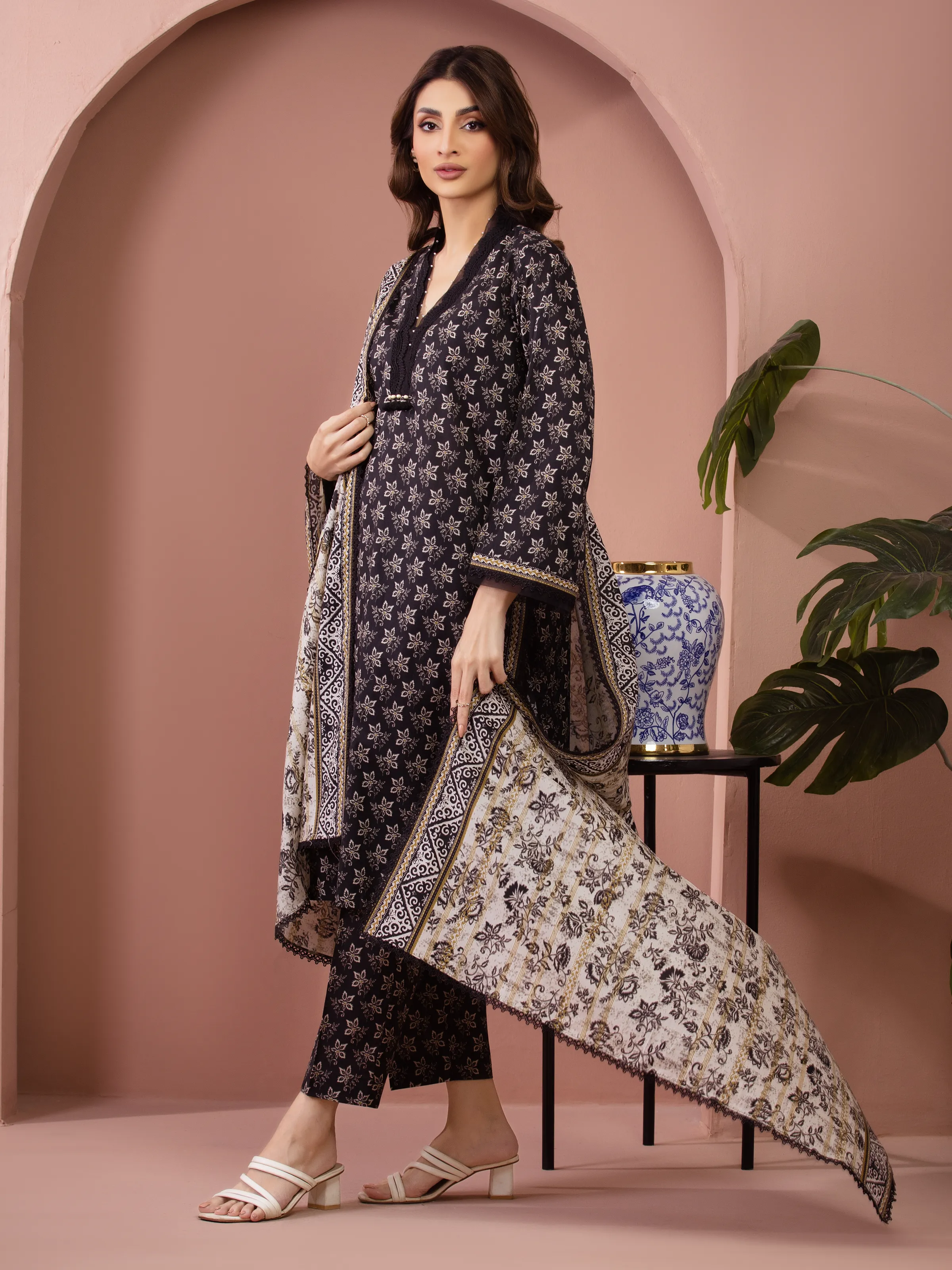 Unstitched Black Printed Lawn Suit - EWU6A1-36511-3P - Image 5