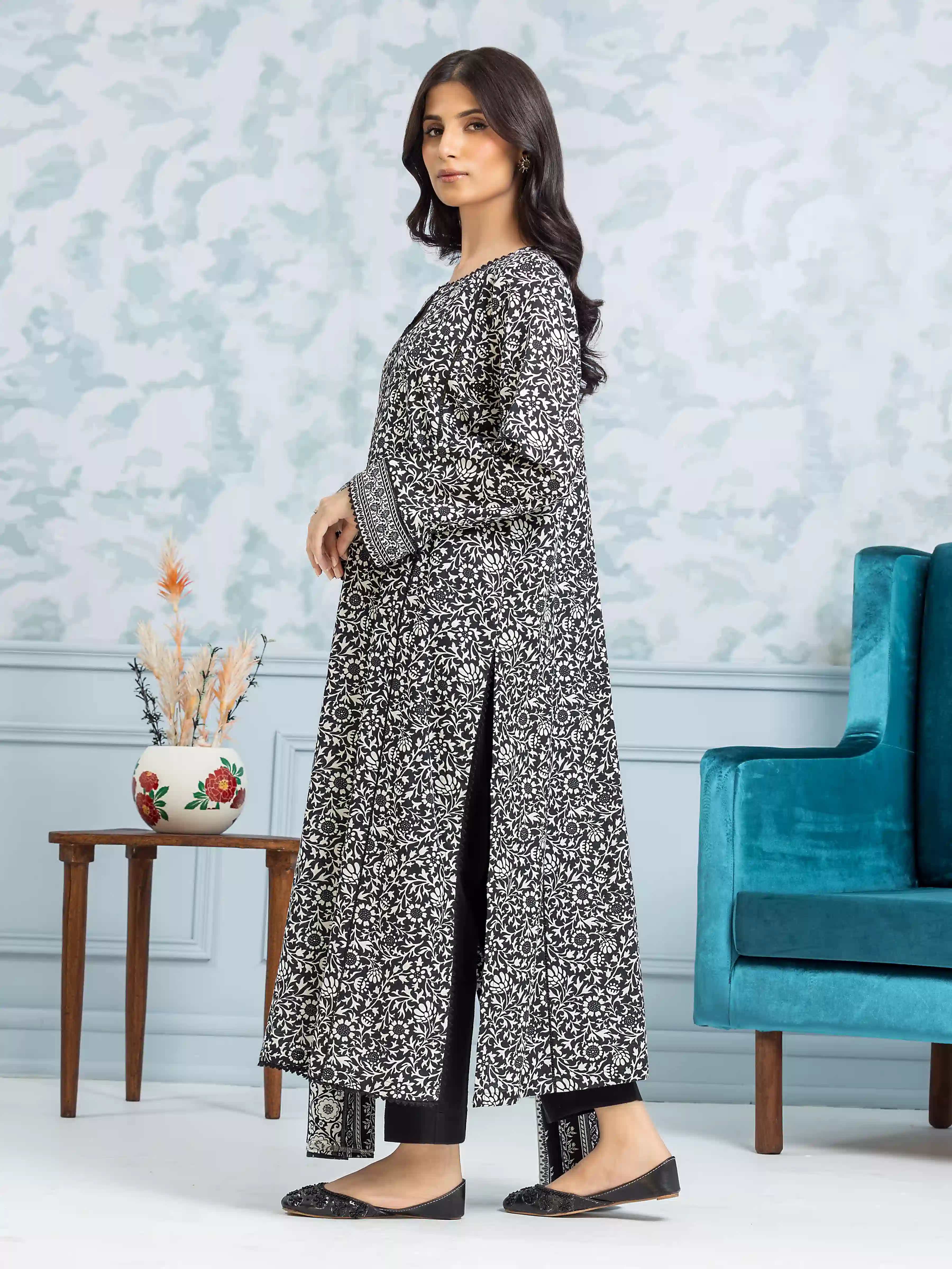 Unstitched Printed Khaddar Suit - EWU24A3-29304-3P - Image 2