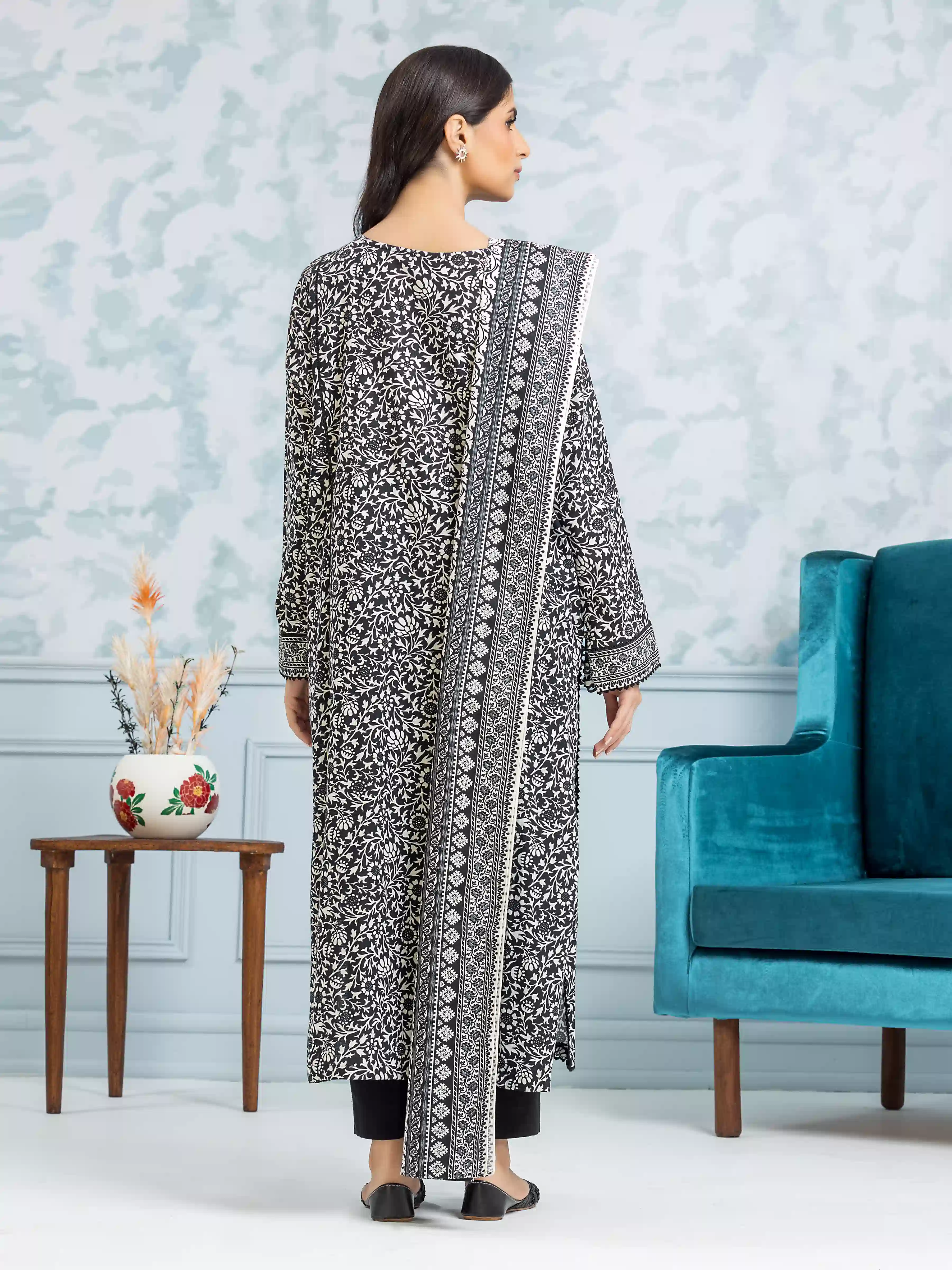 Unstitched Printed Khaddar Suit - EWU24A3-29304-3P - Image 3