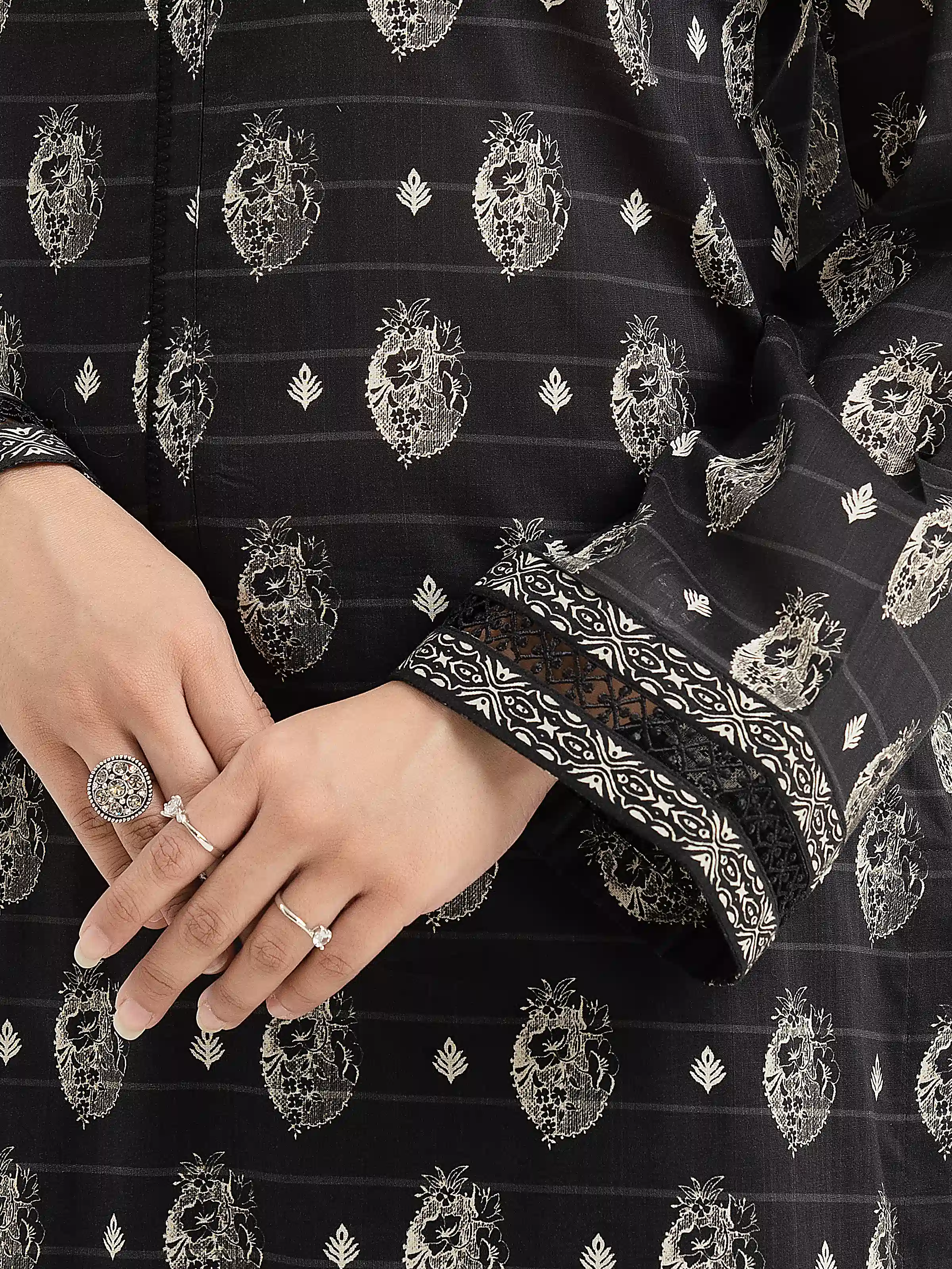 Unstitched Printed Khaddar Suit - EWU5M2-199-3P - Image 3