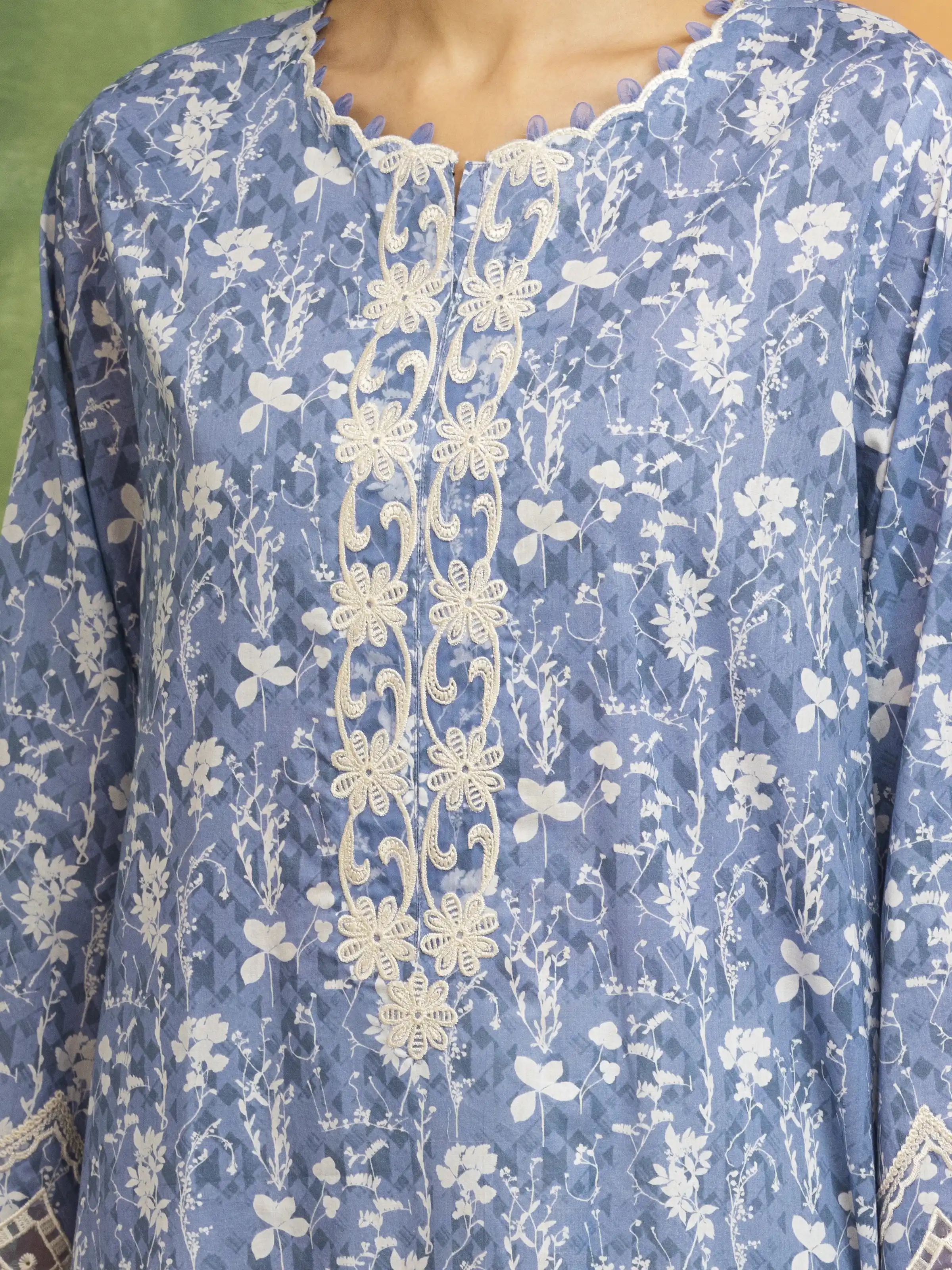Unstitched Embroidered Lawn Shirt Trouser - EWU5V1-31469ST - Image 4