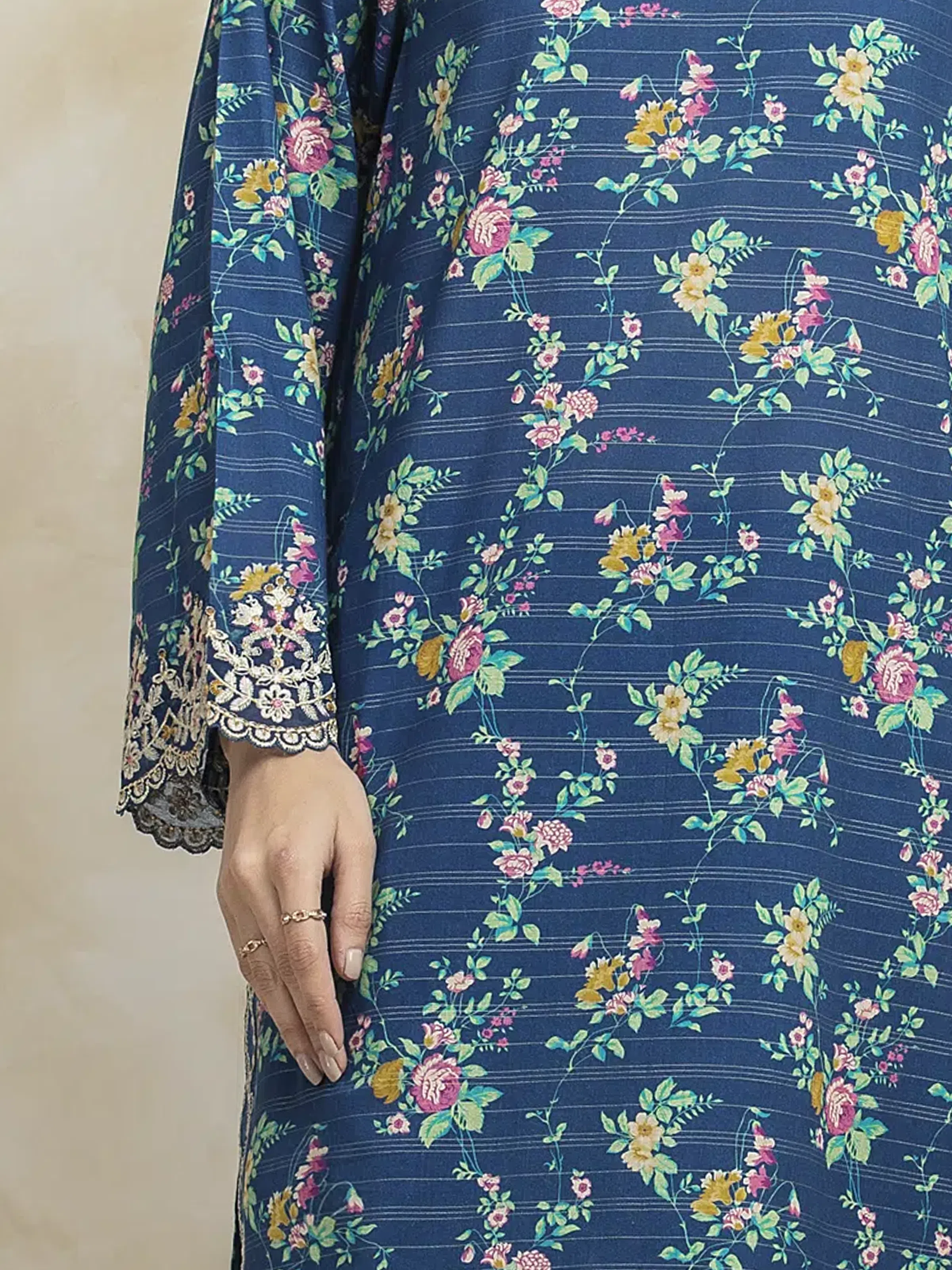Unstitched Embroidered Lawn Suit - EWU5V1-31182-3P - Image 4