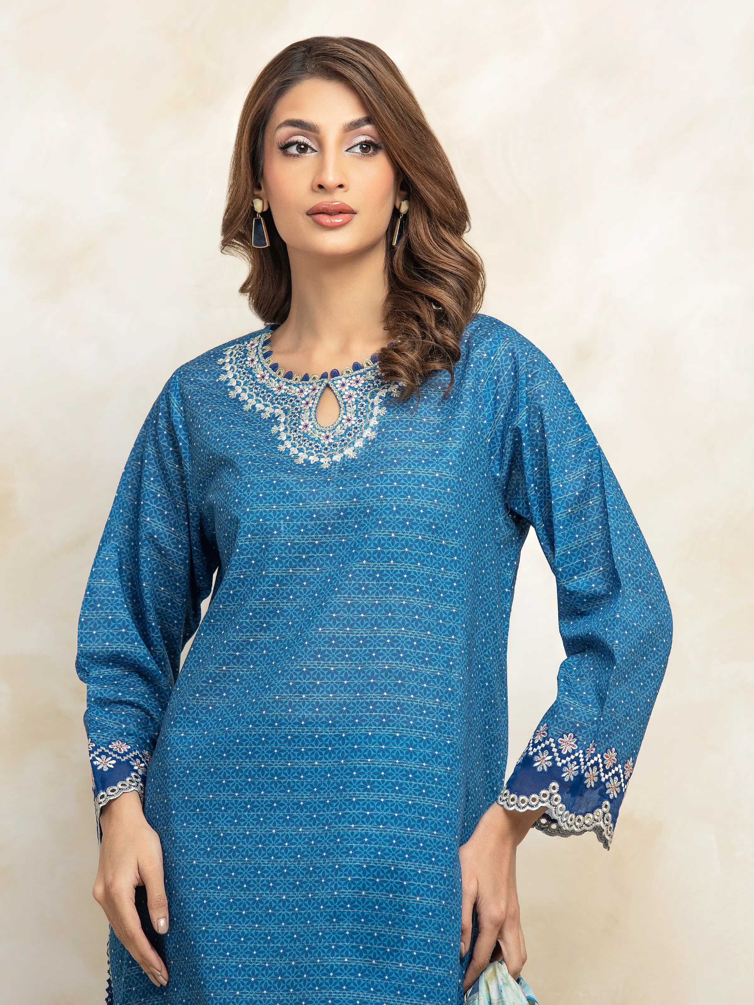 Unstitched Embroidered Lawn Suit - EWU5V1-31187-3P - Image 2