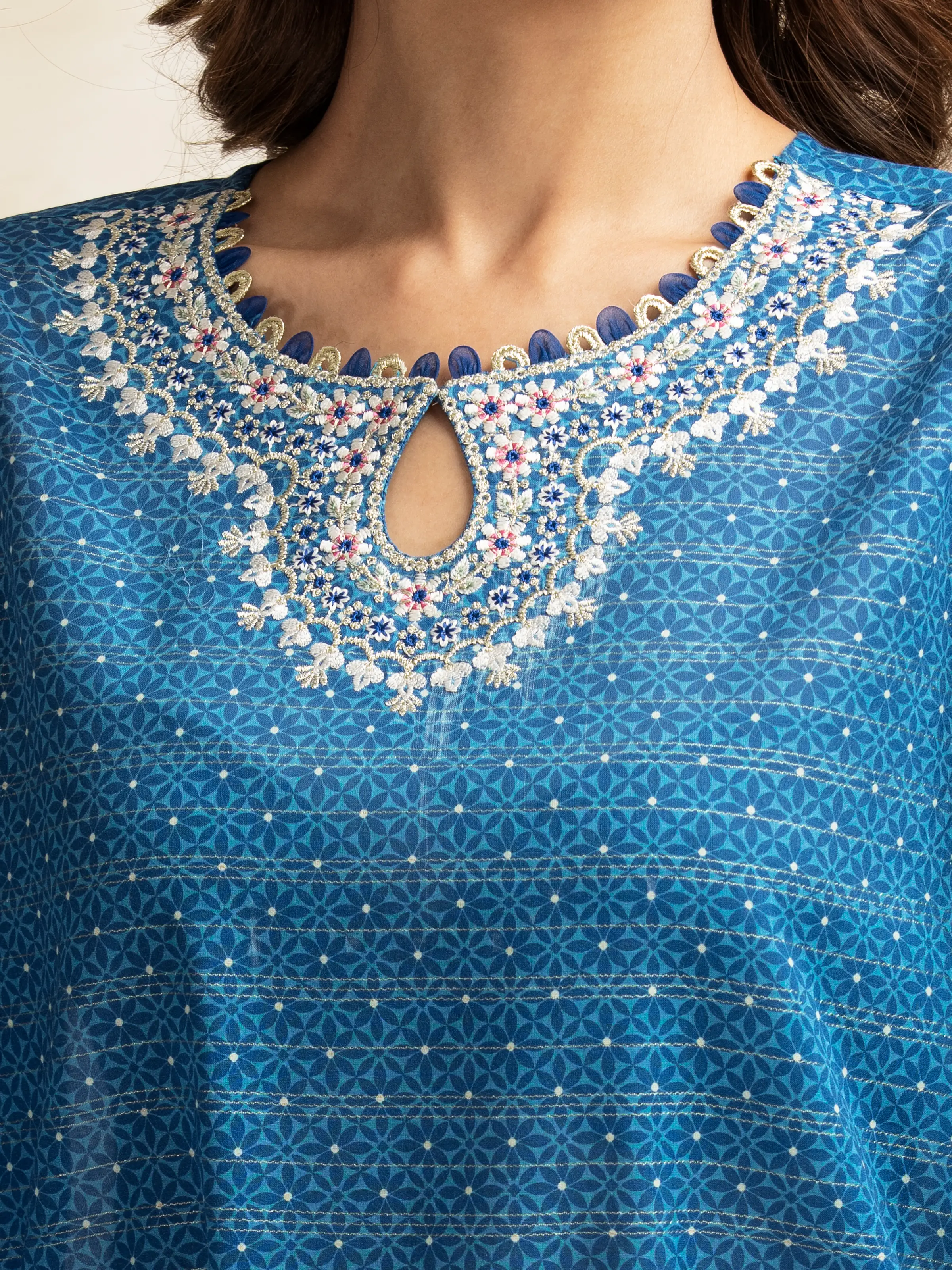 Unstitched Embroidered Lawn Suit - EWU5V1-31187-3P - Image 3