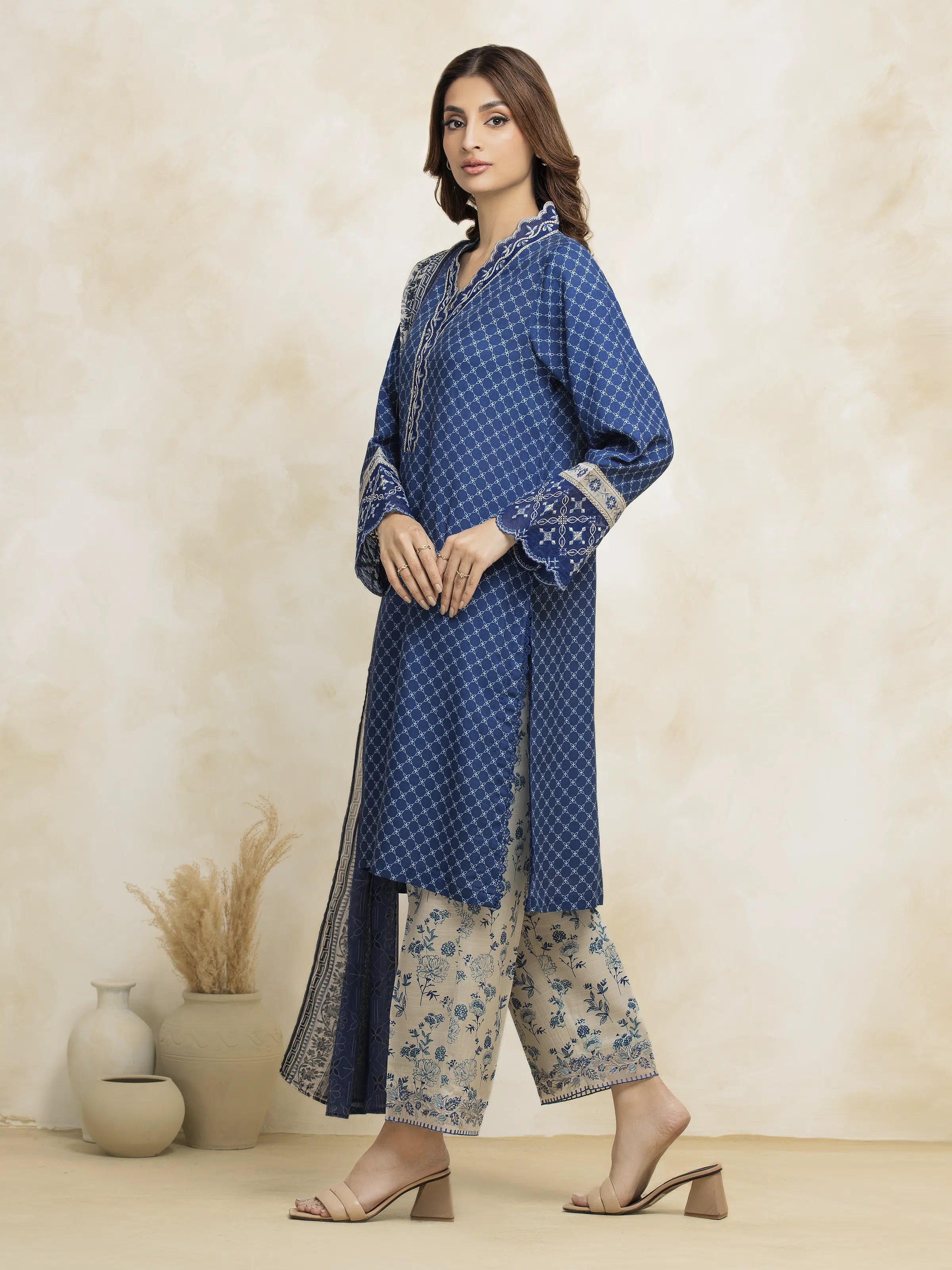 Unstitched Embroidered Raw Silk Suit - EWU5V16-30378-3P - Image 4