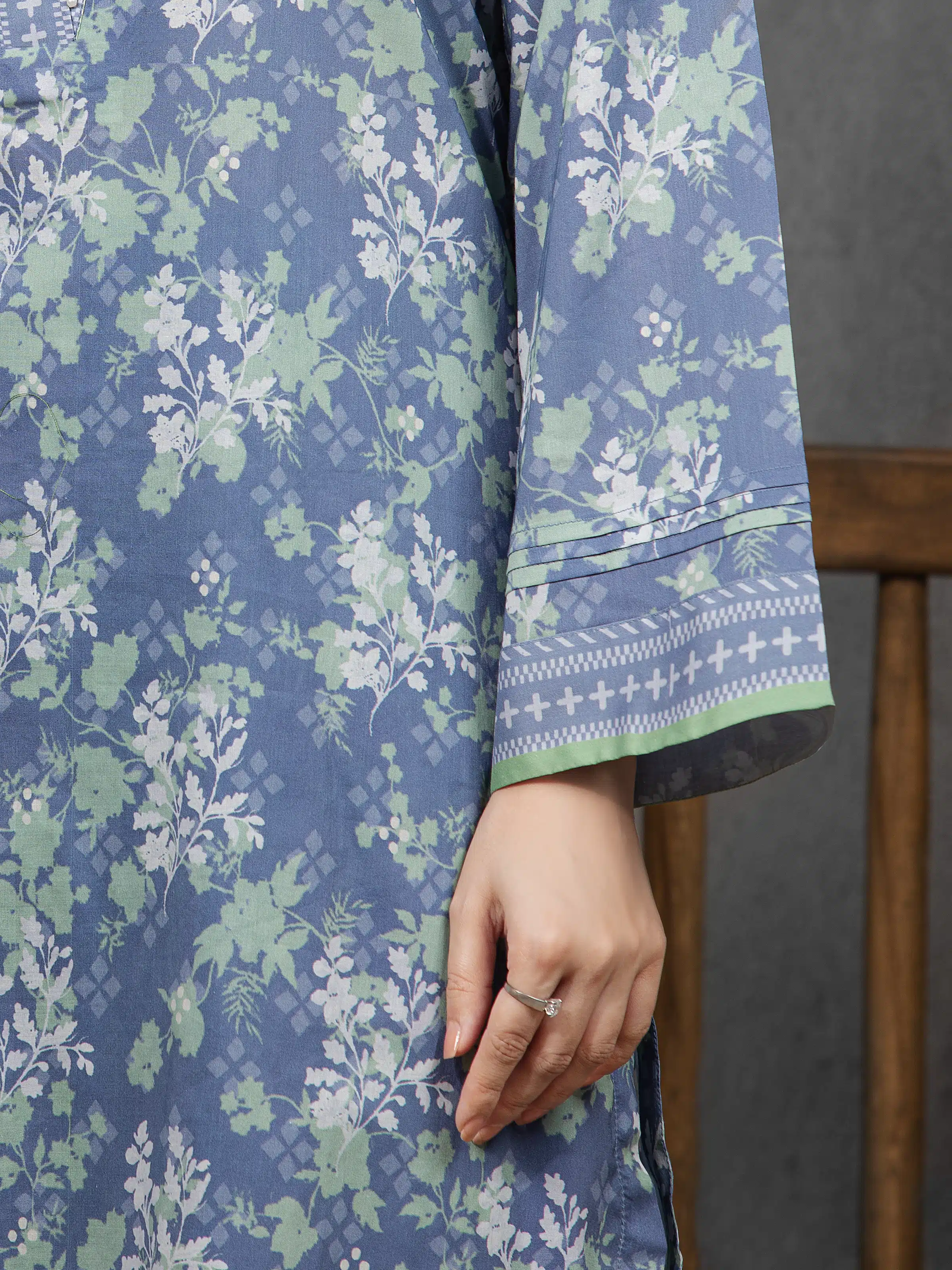 Unstitched Printed Cambric Suit - EWU5A2-35834-3P - Image 4