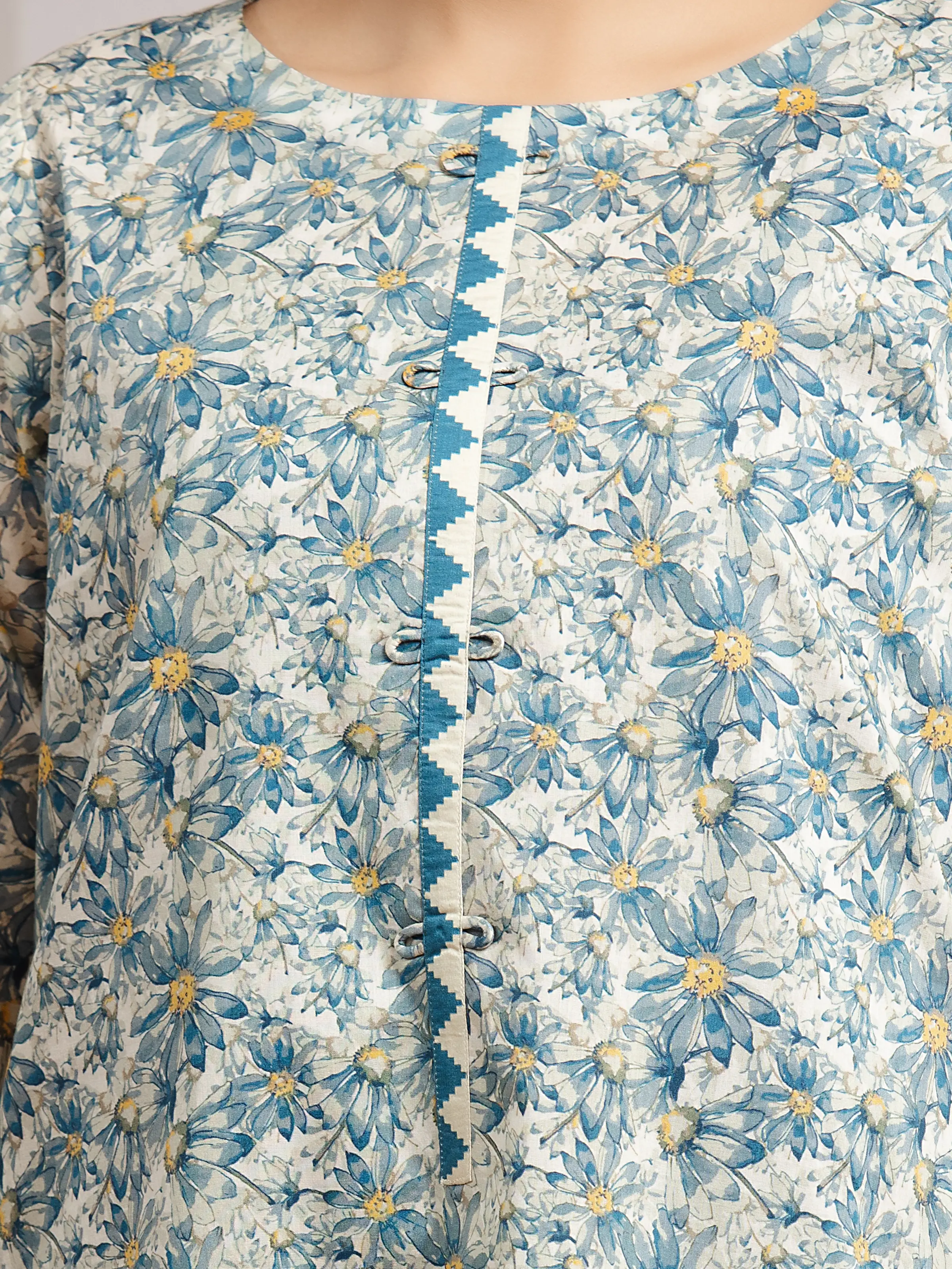 Unstitched Printed Khaddar Suit - EWU24A3-29620-3P - Image 5