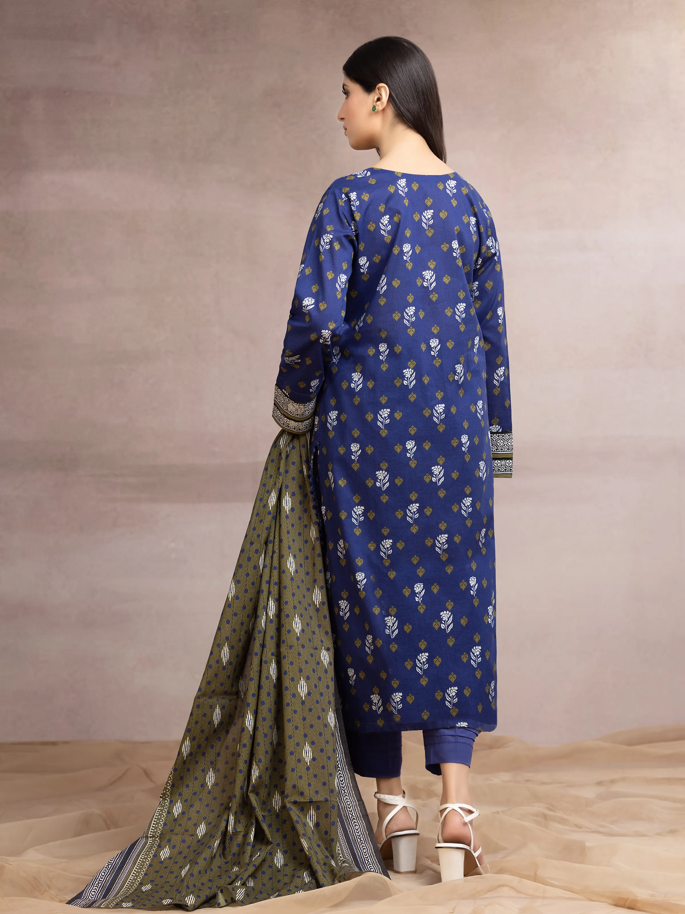 Unstitched Printed Cambric Shirt Dupatta - EWU24A2-27120SD - Image 6