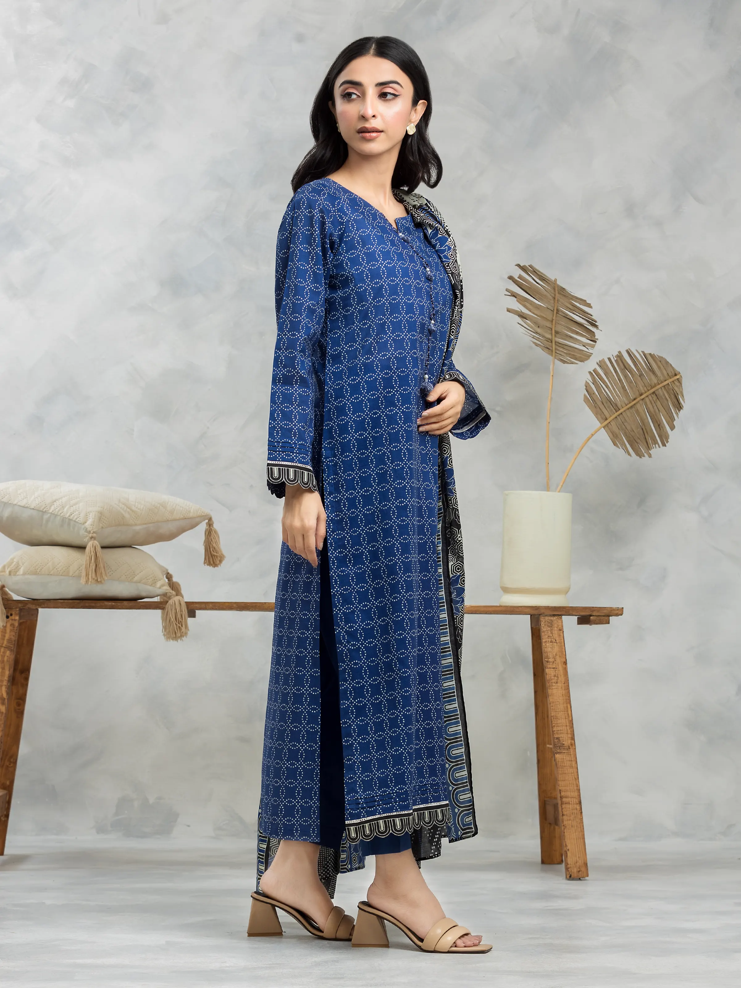 Unstitched Printed Cambric Suit - EWU24A2-28384-3P - Image 2