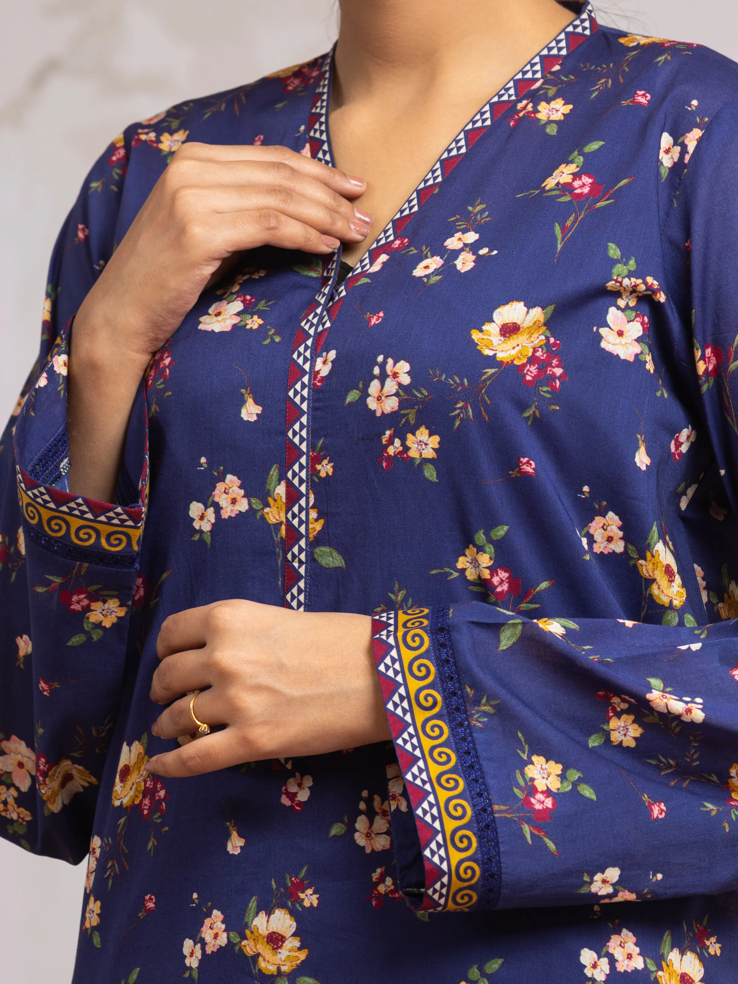 Unstitched Printed Khaddar Suit - EWU24A3-29621-3P - Image 4