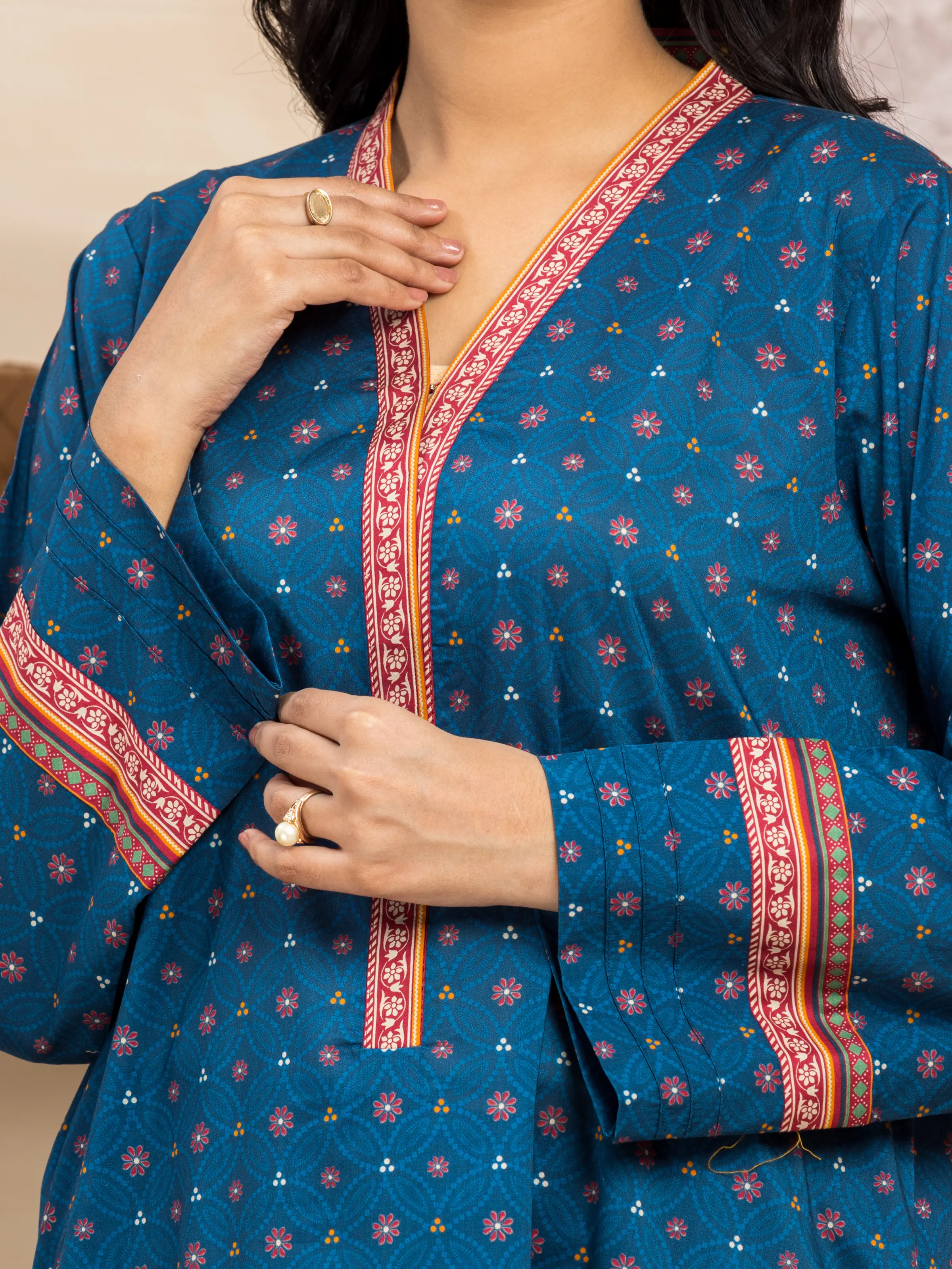 Unstitched Printed Khaddar Suit - EWU24M3-106-3P - Image 4
