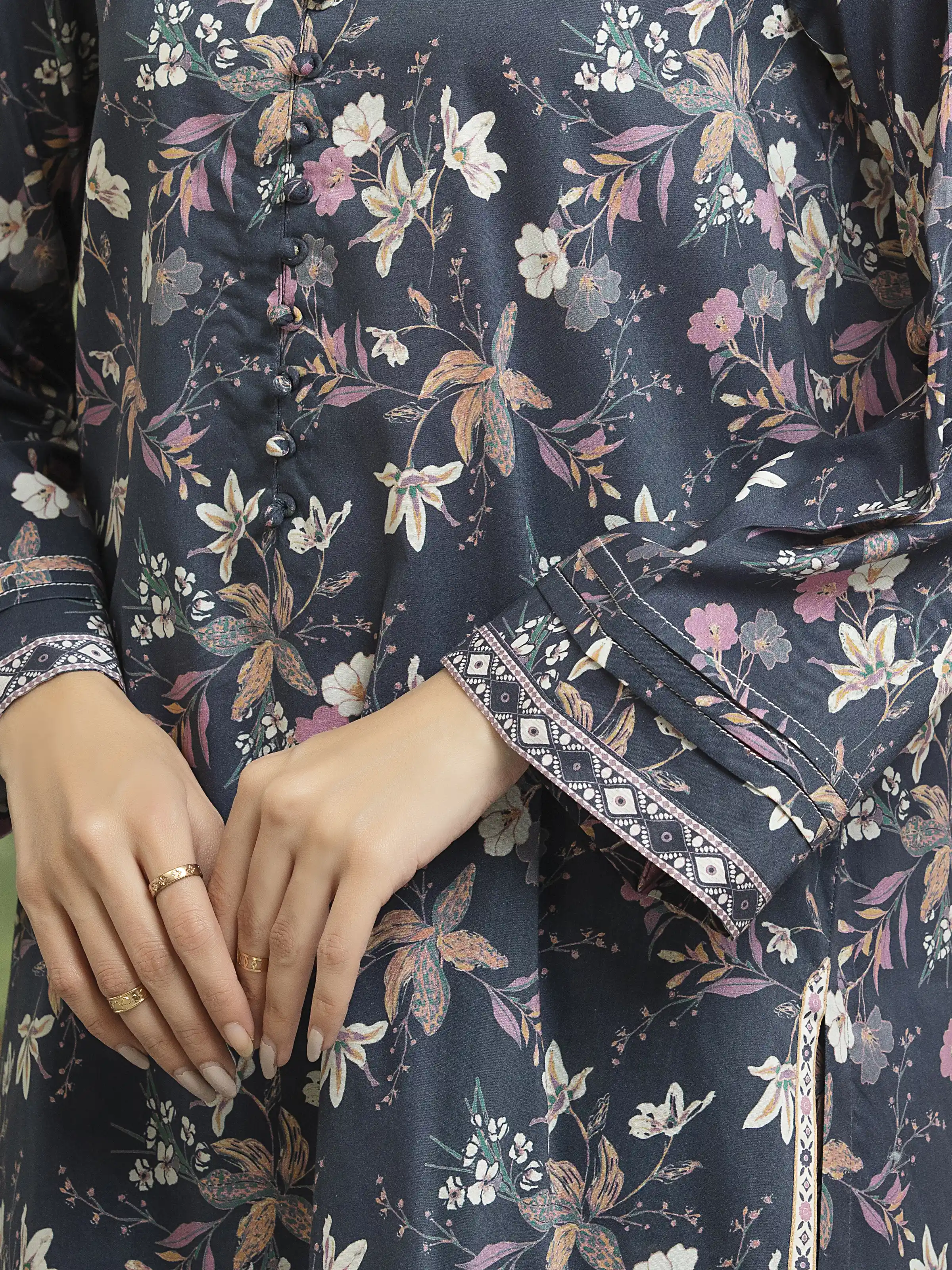 Unstitched Printed Khaddar Suit - EWU5A3-36114-3P - Image 4