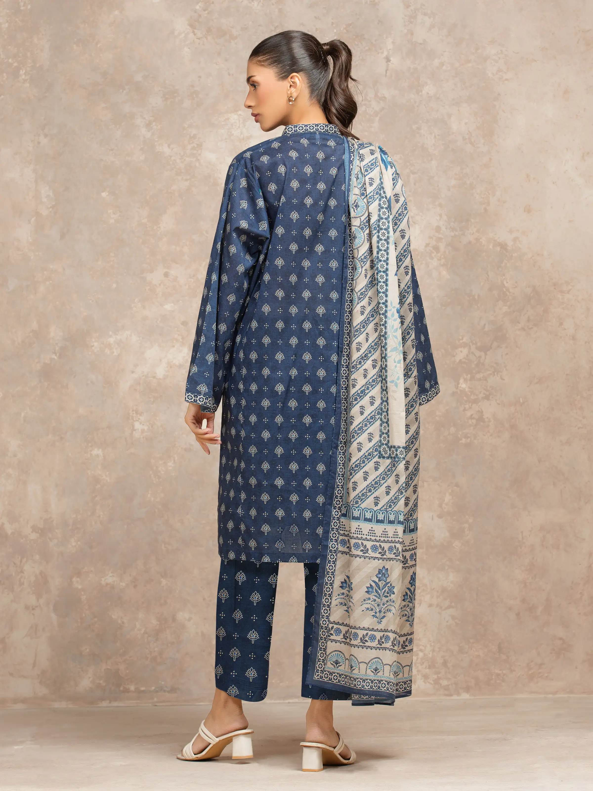 Unstitched Printed Khaddar Suit - EWU5M3-007-3P - Image 4